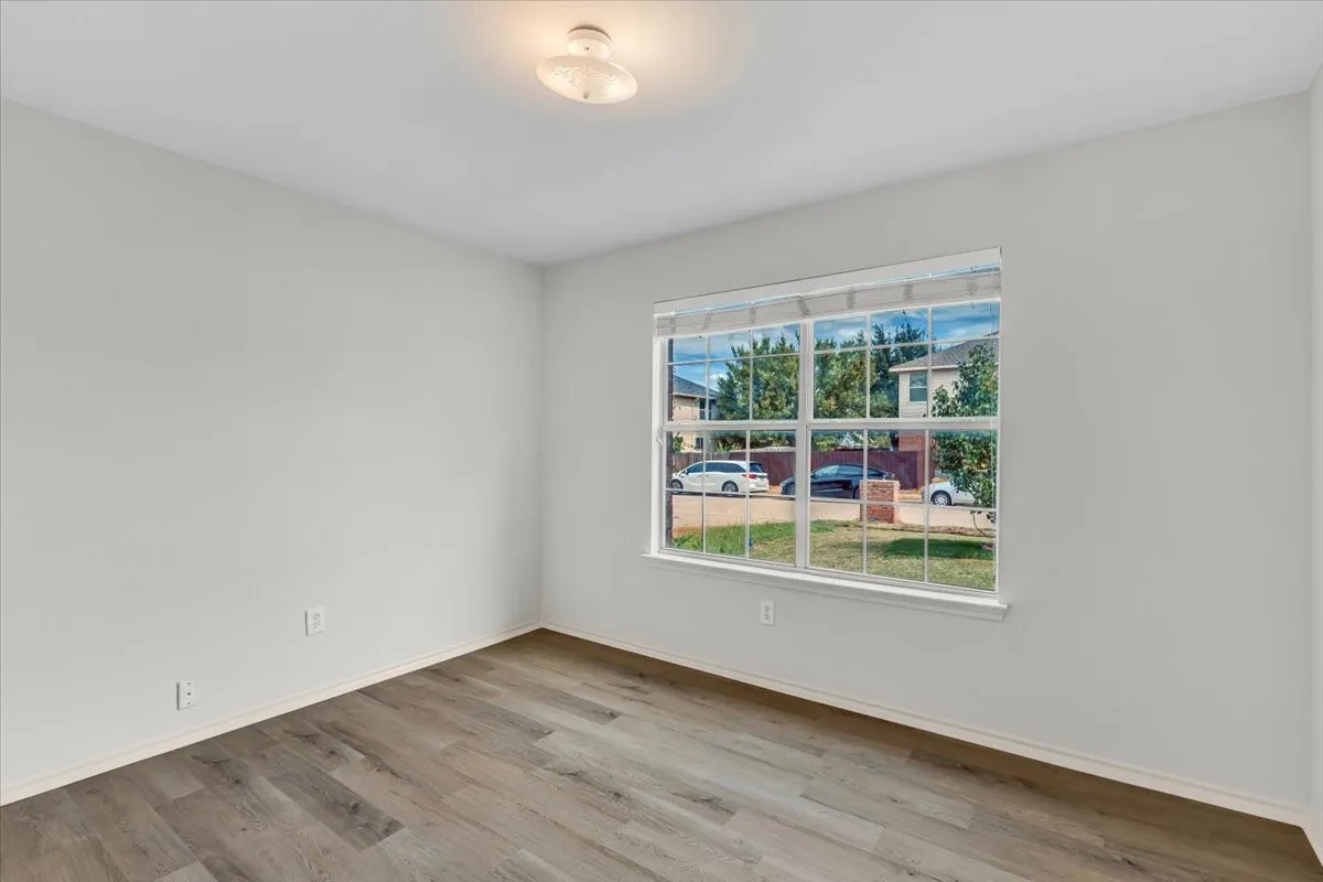 Single Family Residence For Sale in Tarrant County , 10333 Bear Hollow Drive, Fort Worth, Texas 76244, 3 Bedroom, 2 Bathroom, 2 Garage spaces, 1,637 Sqft, built in 2005, mls#21398175, Real Estate Agent in Fort Worth, Homes For Sale in Tarrant county, Homes For Sale in Fort Worth, Realtor in Fort Worth Texas, Real Estate Brokerage Independent Realty Texas, Luminita Cordes Realtor
