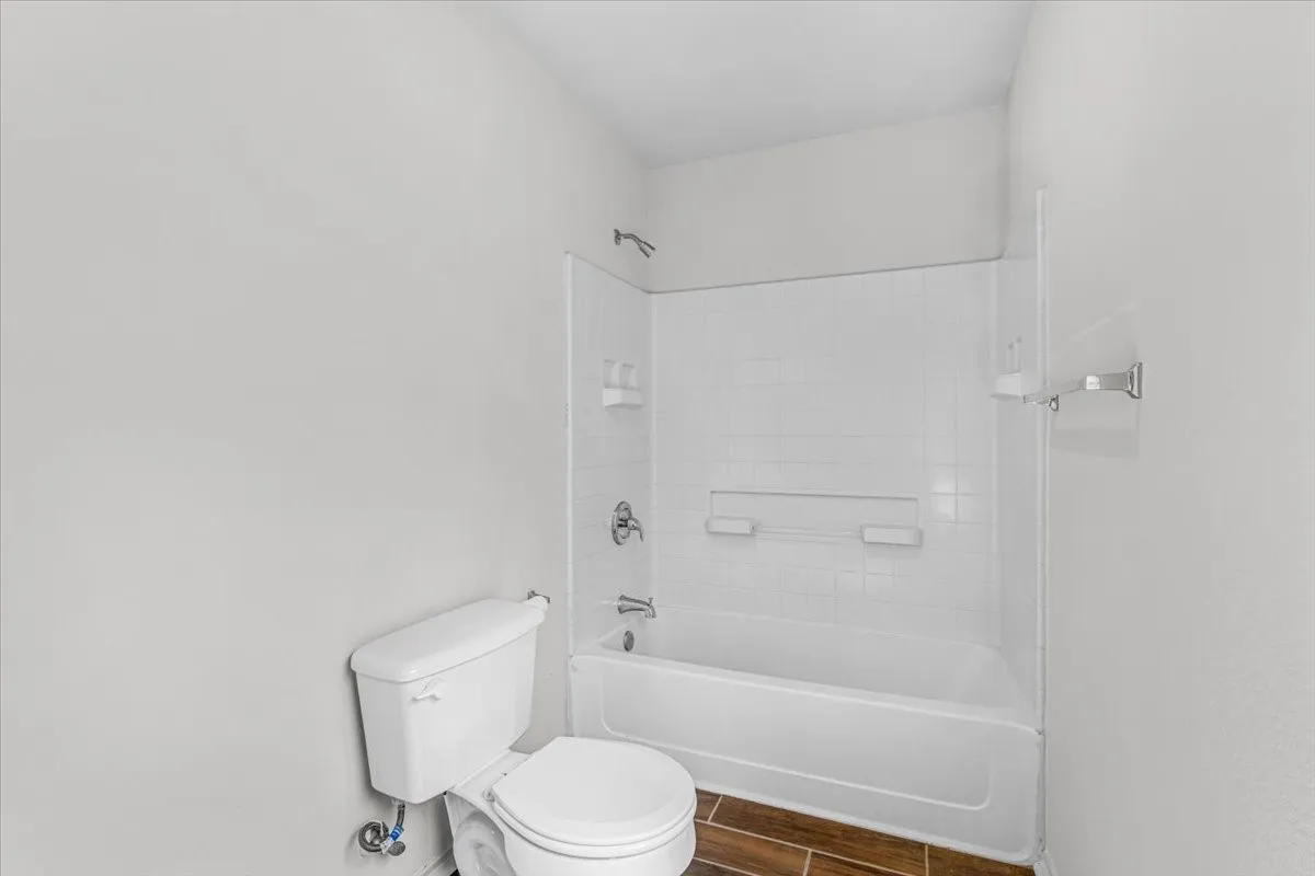 Single Family Residence For Sale in Tarrant County , 10333 Bear Hollow Drive, Fort Worth, Texas 76244, 3 Bedroom, 2 Bathroom, 2 Garage spaces, 1,637 Sqft, built in 2005, mls#21398175, Real Estate Agent in Fort Worth, Homes For Sale in Tarrant county, Homes For Sale in Fort Worth, Realtor in Fort Worth Texas, Real Estate Brokerage Independent Realty Texas, Luminita Cordes Realtor