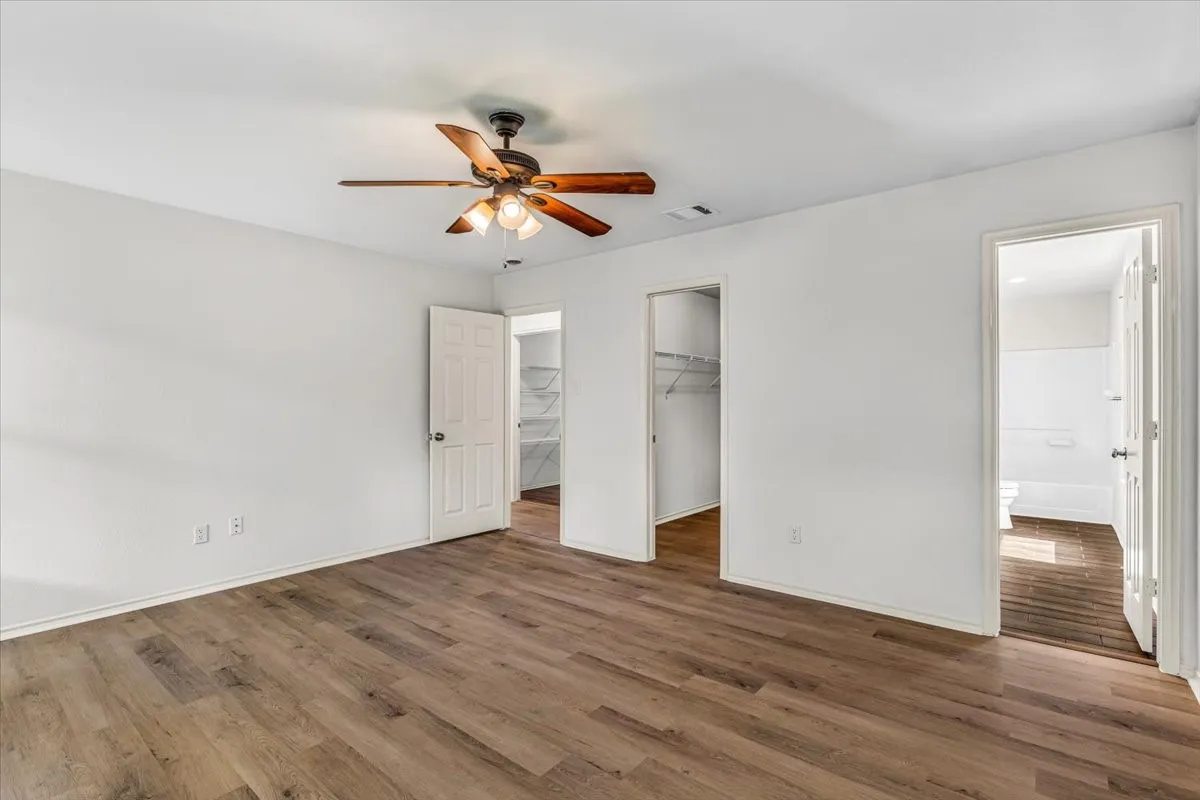 Single Family Residence For Sale in Tarrant County , 10333 Bear Hollow Drive, Fort Worth, Texas 76244, 3 Bedroom, 2 Bathroom, 2 Garage spaces, 1,637 Sqft, built in 2005, mls#21398175, Real Estate Agent in Fort Worth, Homes For Sale in Tarrant county, Homes For Sale in Fort Worth, Realtor in Fort Worth Texas, Real Estate Brokerage Independent Realty Texas, Luminita Cordes Realtor
