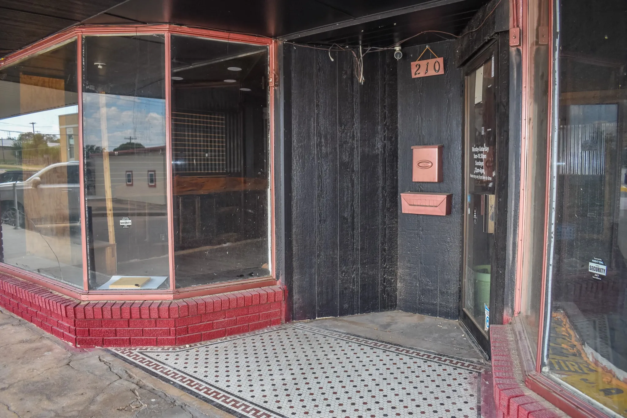 Office For Sale in Mc Culloch County , 210 S Blackburn Street, Brady, Texas 76825, 0, 0, Garage spaces, 0 Sqft, built in 1920, mls#21398180, Real Estate Agent in Brady, Homes For Sale in Mc Culloch county, Homes For Sale in Brady, Realtor in Brady Texas, Real Estate Brokerage Independent Realty Texas, Luminita Cordes Realtor