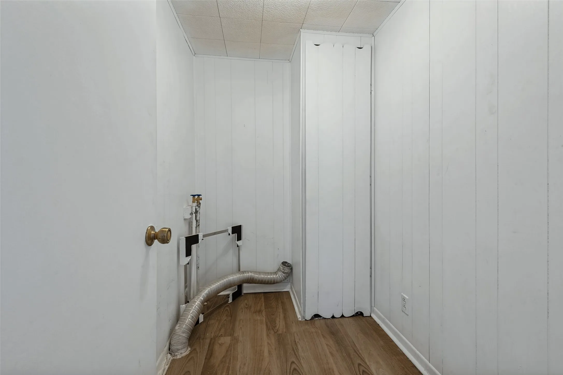 Single Family Residence For Rent in Dallas County , 227 S Justin Avenue, Dallas, Texas 75211, 3 Bedroom, 1 Bathroom, Garage spaces, 1,170 Sqft, built in 1962, mls#21398159, Real Estate Agent in Dallas, Homes For Rent in Dallas county, Homes For Rent in Dallas, Realtor in Dallas Texas, Real Estate Brokerage Independent Realty Texas, Luminita Cordes Realtor