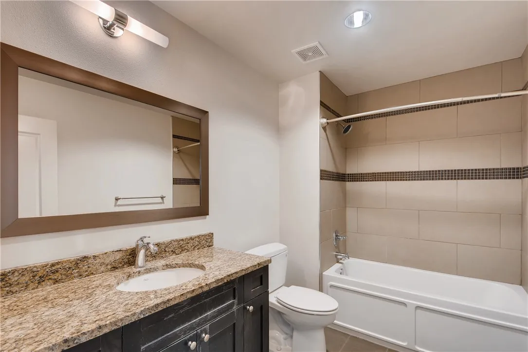 Apartment For Rent in Tarrant County , 928 Travis Avenue 306, Fort Worth, Texas 76104, 1 Bedroom, 1 Bathroom, Garage spaces, 610 Sqft, built in 2016, mls#21398187, Real Estate Agent in Fort Worth, Homes For Rent in Tarrant county, Homes For Rent in Fort Worth, Realtor in Fort Worth Texas, Real Estate Brokerage Independent Realty Texas, Luminita Cordes Realtor