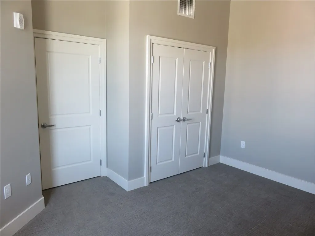 Apartment For Rent in Tarrant County , 928 Travis Avenue 306, Fort Worth, Texas 76104, 1 Bedroom, 1 Bathroom, Garage spaces, 610 Sqft, built in 2016, mls#21398187, Real Estate Agent in Fort Worth, Homes For Rent in Tarrant county, Homes For Rent in Fort Worth, Realtor in Fort Worth Texas, Real Estate Brokerage Independent Realty Texas, Luminita Cordes Realtor