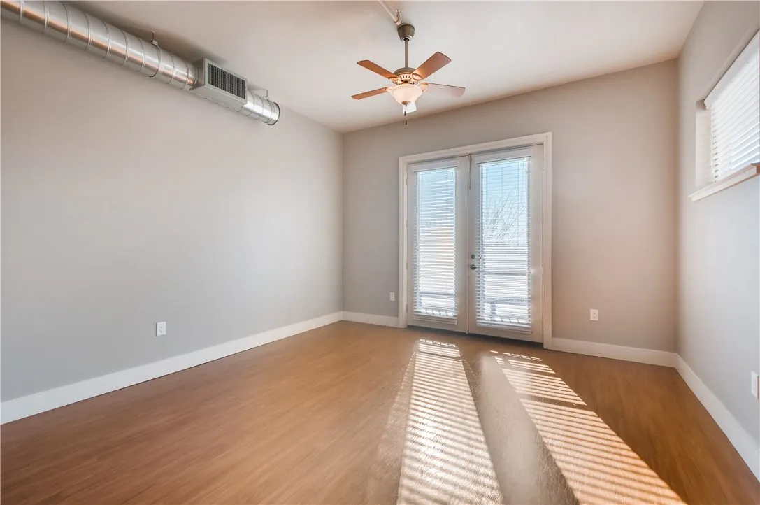 Apartment For Rent in Tarrant County , 928 Travis Avenue 306, Fort Worth, Texas 76104, 1 Bedroom, 1 Bathroom, Garage spaces, 610 Sqft, built in 2016, mls#21398187, Real Estate Agent in Fort Worth, Homes For Rent in Tarrant county, Homes For Rent in Fort Worth, Realtor in Fort Worth Texas, Real Estate Brokerage Independent Realty Texas, Luminita Cordes Realtor