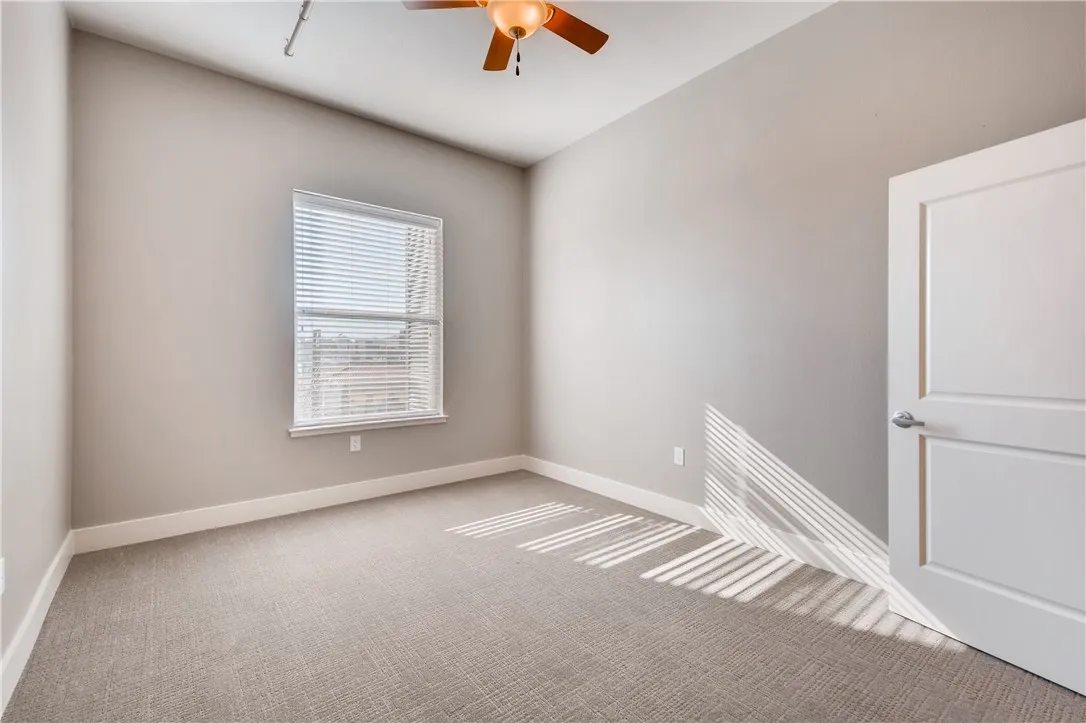 Apartment For Rent in Tarrant County , 928 Travis Avenue 306, Fort Worth, Texas 76104, 1 Bedroom, 1 Bathroom, Garage spaces, 610 Sqft, built in 2016, mls#21398187, Real Estate Agent in Fort Worth, Homes For Rent in Tarrant county, Homes For Rent in Fort Worth, Realtor in Fort Worth Texas, Real Estate Brokerage Independent Realty Texas, Luminita Cordes Realtor