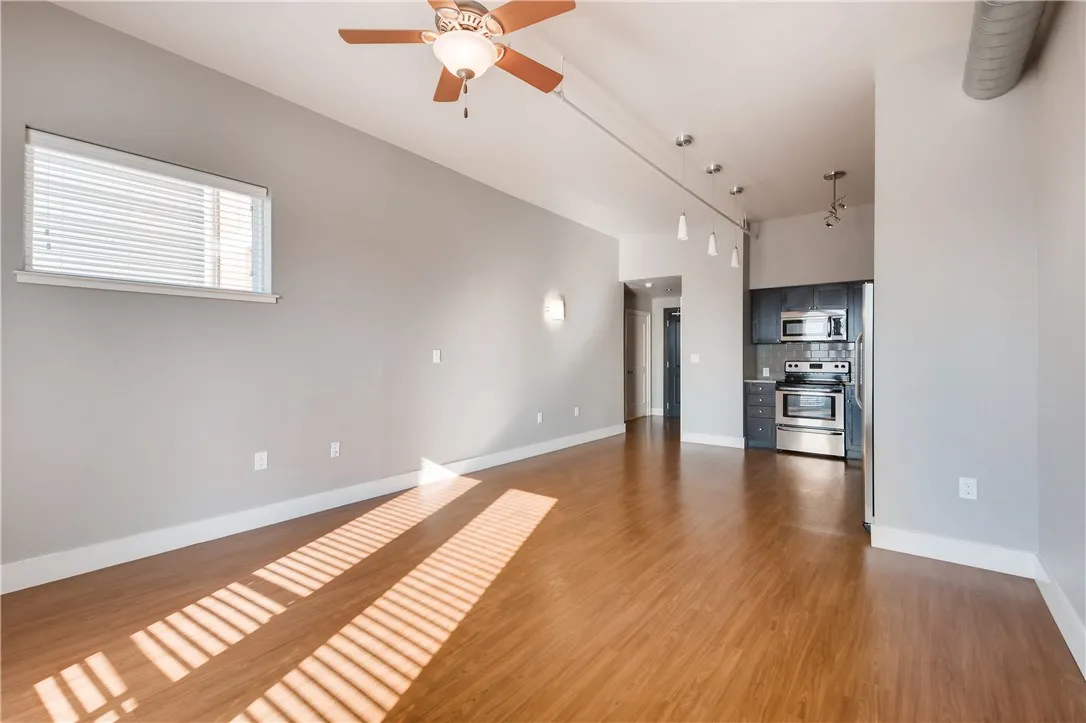 Apartment For Rent in Tarrant County , 928 Travis Avenue 306, Fort Worth, Texas 76104, 1 Bedroom, 1 Bathroom, Garage spaces, 610 Sqft, built in 2016, mls#21398187, Real Estate Agent in Fort Worth, Homes For Rent in Tarrant county, Homes For Rent in Fort Worth, Realtor in Fort Worth Texas, Real Estate Brokerage Independent Realty Texas, Luminita Cordes Realtor