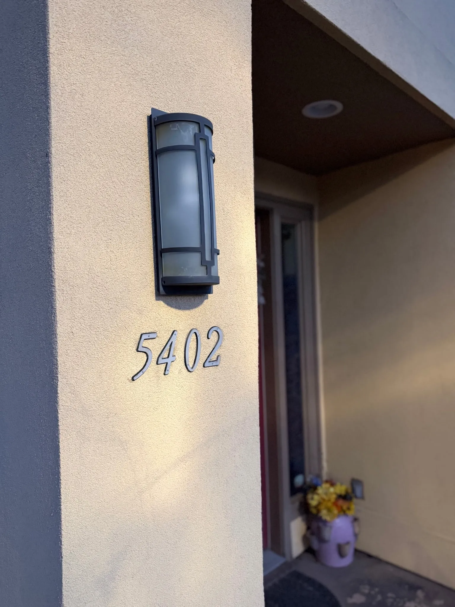 Townhouse For Sale in Dallas County , 5402 Bexar Street, Dallas, Texas 75215, 2 Bedroom, 3 Bathroom, 1 Garage spaces, 1,464 Sqft, built in 2012, mls#21398194, Real Estate Agent in Dallas, Homes For Sale in Dallas county, Homes For Sale in Dallas, Realtor in Dallas Texas, Real Estate Brokerage Independent Realty Texas, Luminita Cordes Realtor