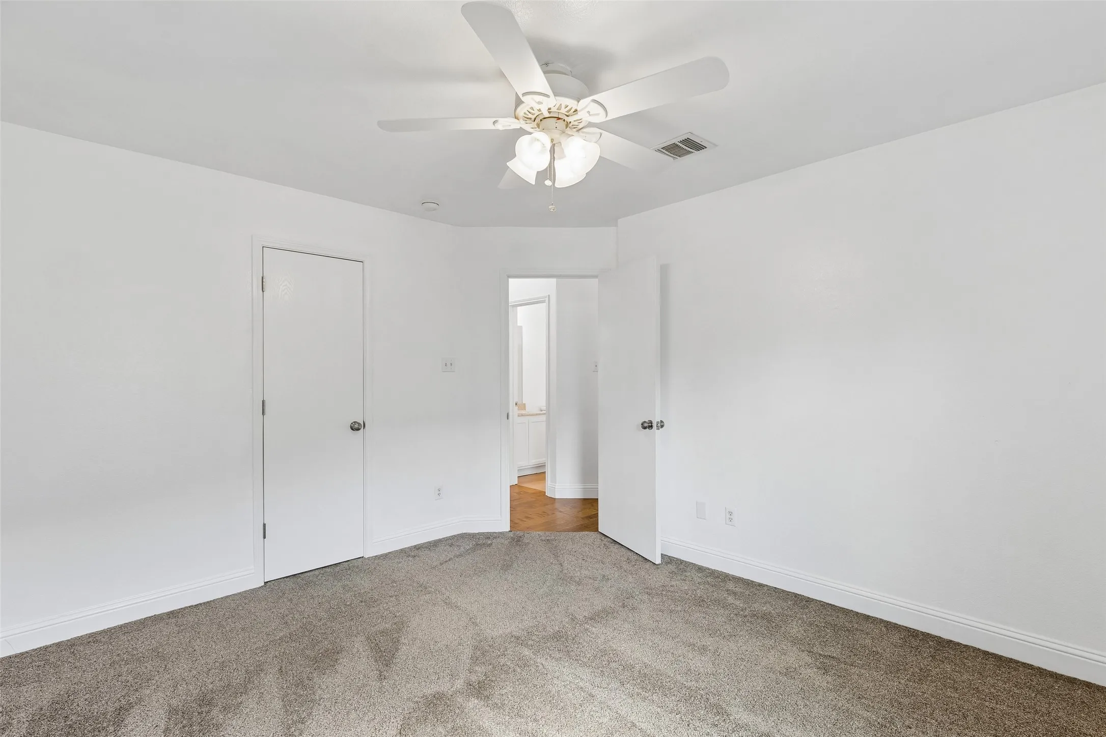 Single Family Residence For Sale in Rockwall County , 413 Sandy Lane, Royse City, Texas 75189, 3 Bedroom, 2 Bathroom, 2 Garage spaces, 1,820 Sqft, built in 2006, mls#21397698, Real Estate Agent in Royse City, Homes For Sale in Rockwall county, Homes For Sale in Royse City, Realtor in Royse City Texas, Real Estate Brokerage Independent Realty Texas, Luminita Cordes Realtor
