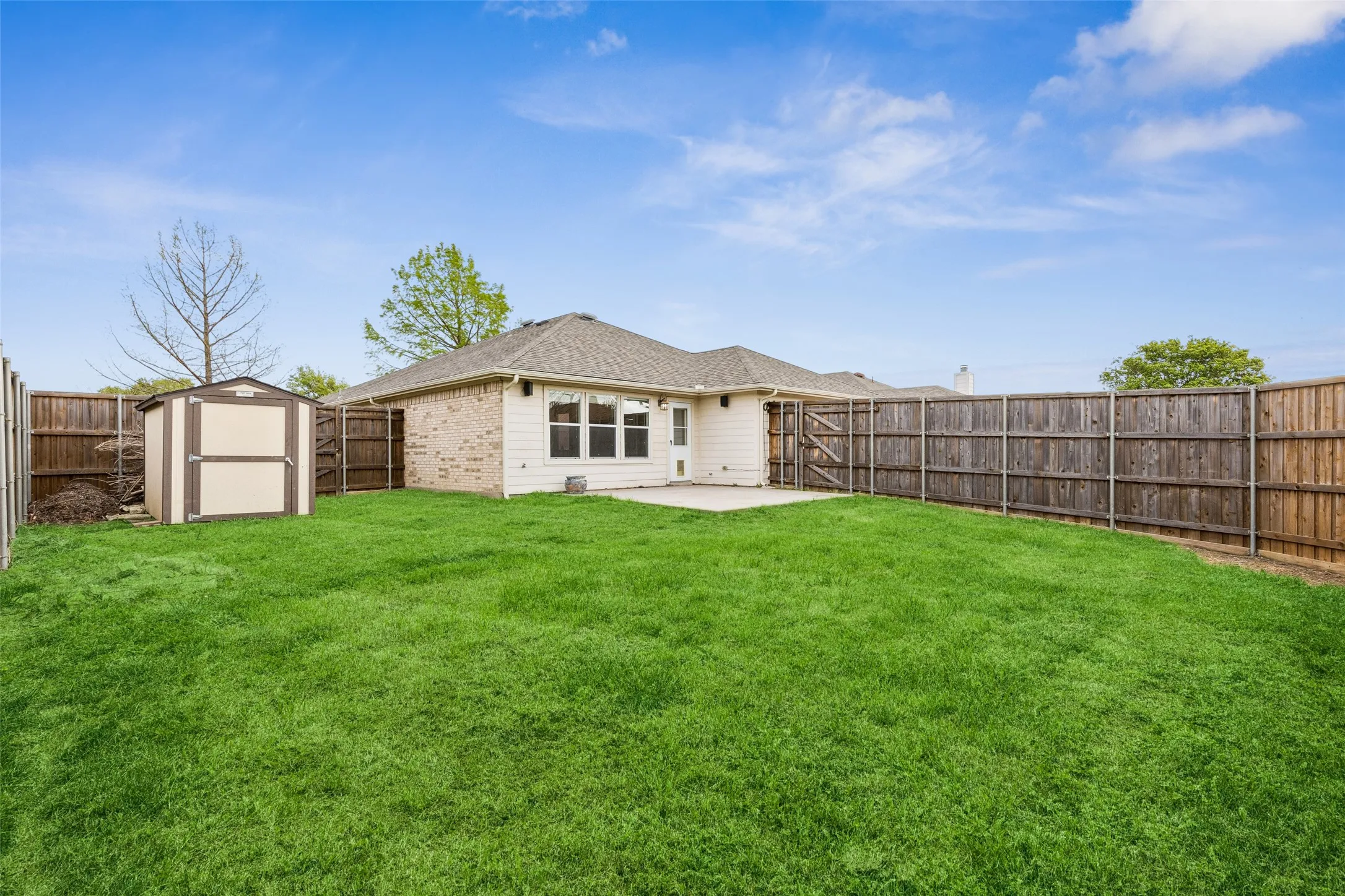 Single Family Residence For Sale in Rockwall County , 413 Sandy Lane, Royse City, Texas 75189, 3 Bedroom, 2 Bathroom, 2 Garage spaces, 1,820 Sqft, built in 2006, mls#21397698, Real Estate Agent in Royse City, Homes For Sale in Rockwall county, Homes For Sale in Royse City, Realtor in Royse City Texas, Real Estate Brokerage Independent Realty Texas, Luminita Cordes Realtor