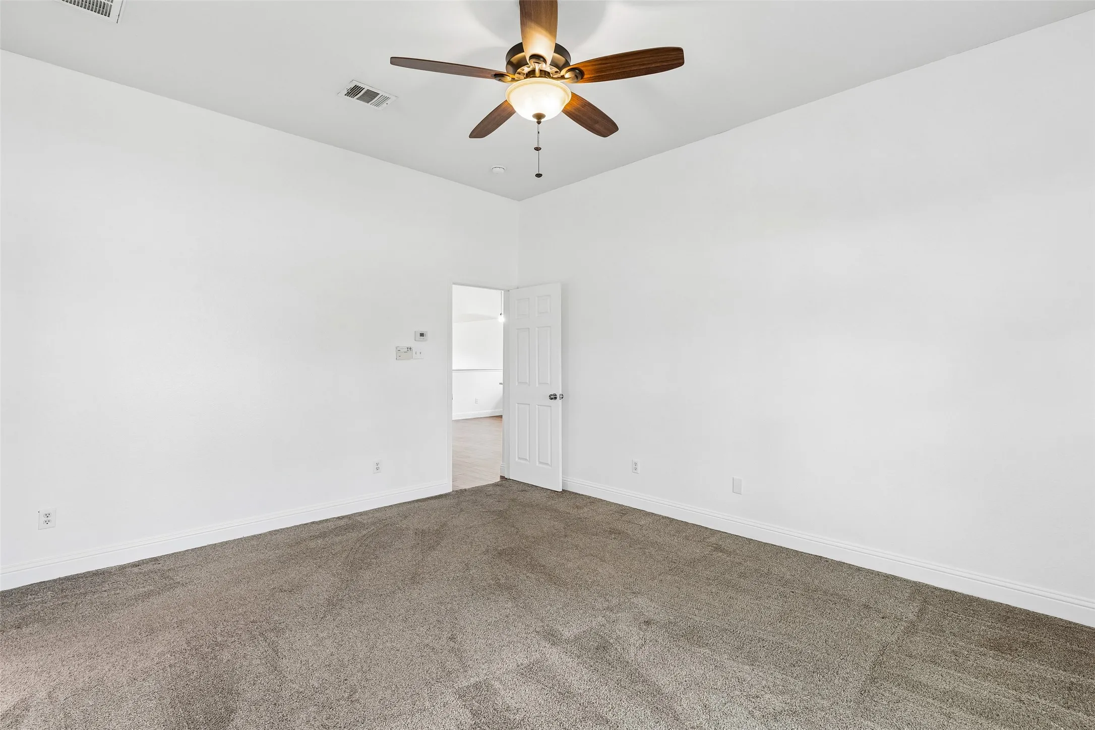 Single Family Residence For Sale in Rockwall County , 413 Sandy Lane, Royse City, Texas 75189, 3 Bedroom, 2 Bathroom, 2 Garage spaces, 1,820 Sqft, built in 2006, mls#21397698, Real Estate Agent in Royse City, Homes For Sale in Rockwall county, Homes For Sale in Royse City, Realtor in Royse City Texas, Real Estate Brokerage Independent Realty Texas, Luminita Cordes Realtor