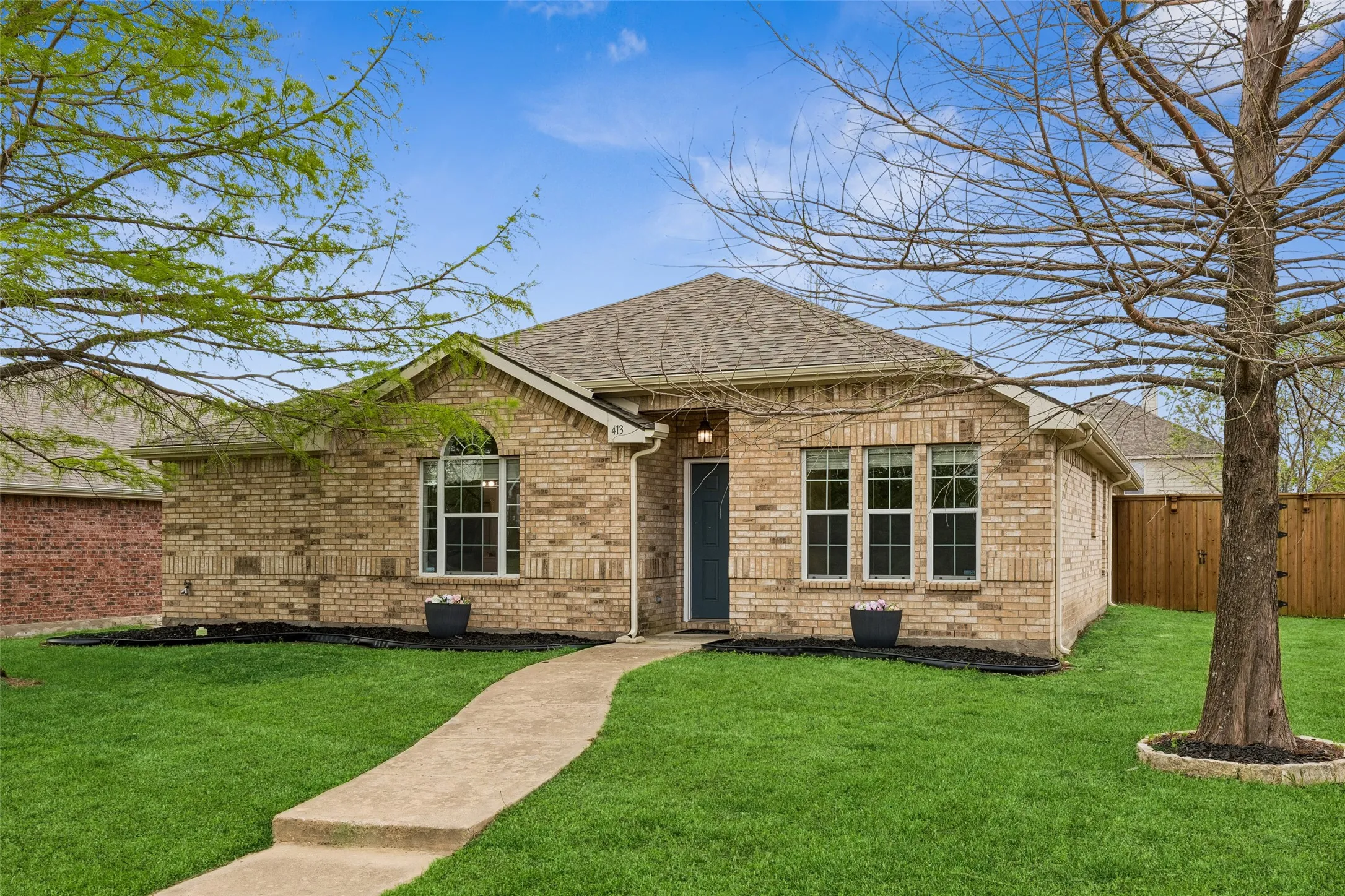 Single Family Residence For Sale in Rockwall County , 413 Sandy Lane, Royse City, Texas 75189, 3 Bedroom, 2 Bathroom, 2 Garage spaces, 1,820 Sqft, built in 2006, mls#21397698, Real Estate Agent in Royse City, Homes For Sale in Rockwall county, Homes For Sale in Royse City, Realtor in Royse City Texas, Real Estate Brokerage Independent Realty Texas, Luminita Cordes Realtor