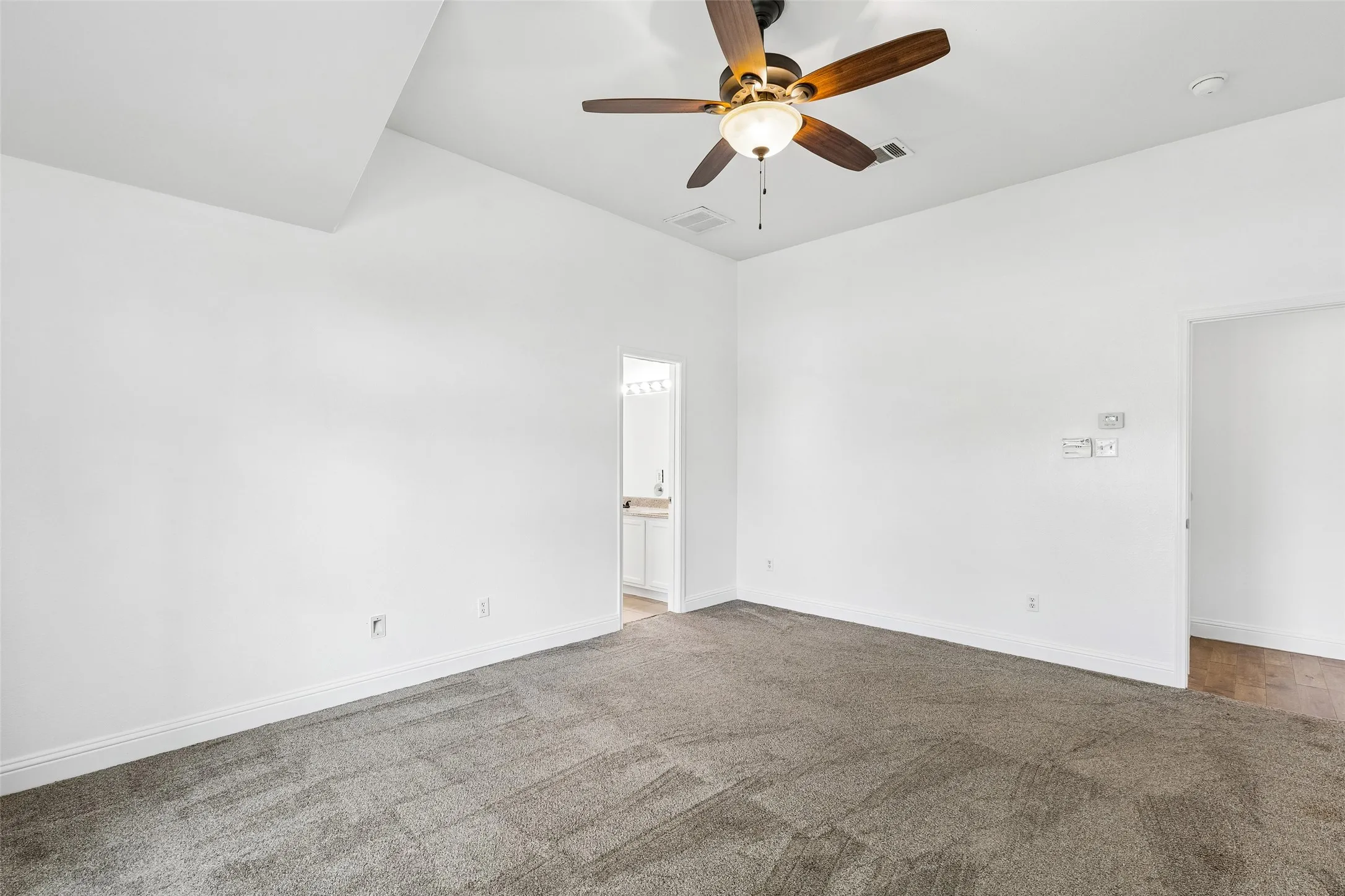 Single Family Residence For Sale in Rockwall County , 413 Sandy Lane, Royse City, Texas 75189, 3 Bedroom, 2 Bathroom, 2 Garage spaces, 1,820 Sqft, built in 2006, mls#21397698, Real Estate Agent in Royse City, Homes For Sale in Rockwall county, Homes For Sale in Royse City, Realtor in Royse City Texas, Real Estate Brokerage Independent Realty Texas, Luminita Cordes Realtor