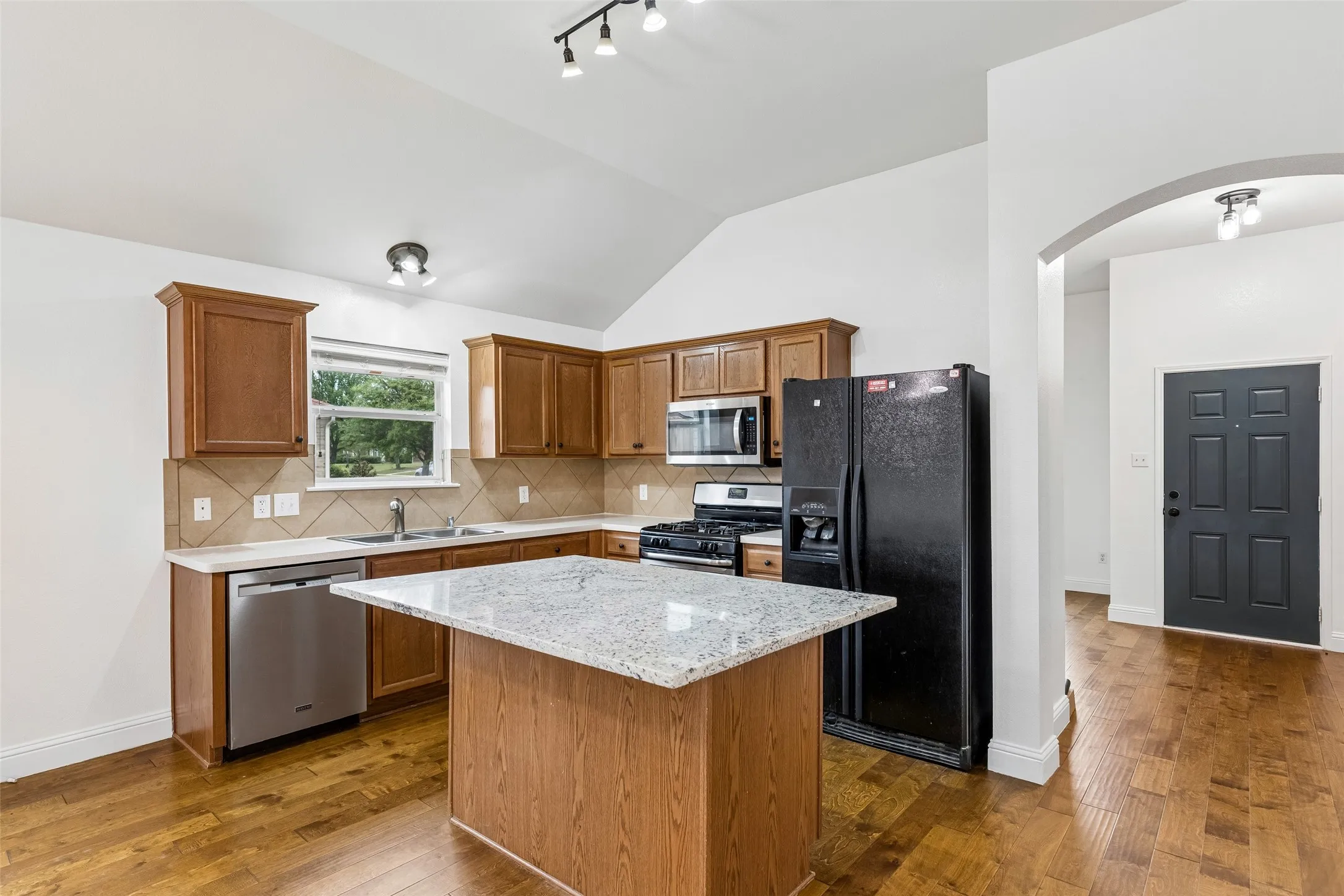 Single Family Residence For Sale in Rockwall County , 413 Sandy Lane, Royse City, Texas 75189, 3 Bedroom, 2 Bathroom, 2 Garage spaces, 1,820 Sqft, built in 2006, mls#21397698, Real Estate Agent in Royse City, Homes For Sale in Rockwall county, Homes For Sale in Royse City, Realtor in Royse City Texas, Real Estate Brokerage Independent Realty Texas, Luminita Cordes Realtor