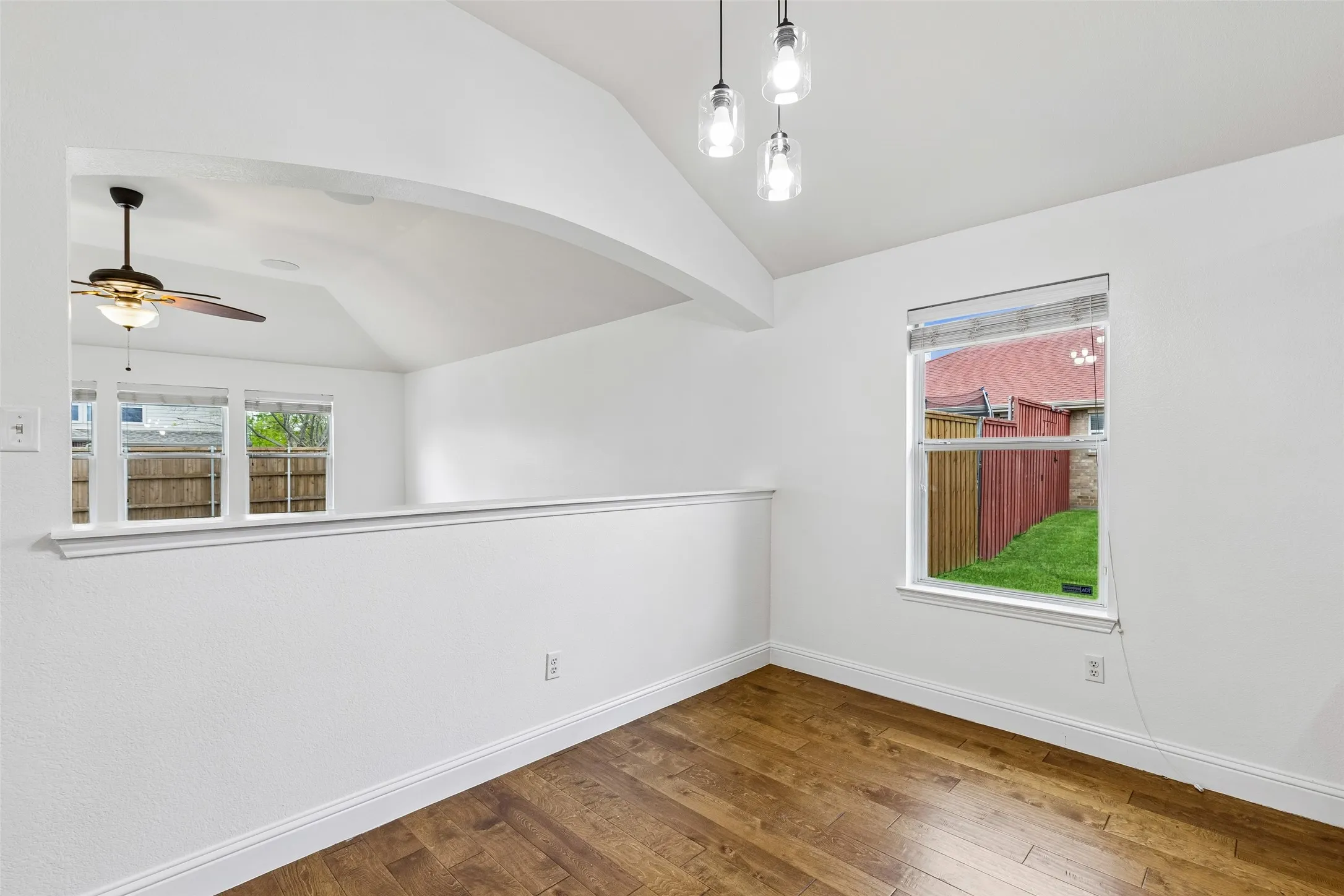 Single Family Residence For Sale in Rockwall County , 413 Sandy Lane, Royse City, Texas 75189, 3 Bedroom, 2 Bathroom, 2 Garage spaces, 1,820 Sqft, built in 2006, mls#21397698, Real Estate Agent in Royse City, Homes For Sale in Rockwall county, Homes For Sale in Royse City, Realtor in Royse City Texas, Real Estate Brokerage Independent Realty Texas, Luminita Cordes Realtor
