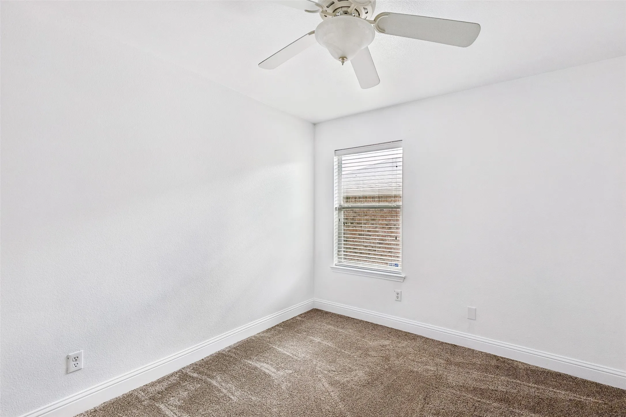 Single Family Residence For Sale in Rockwall County , 413 Sandy Lane, Royse City, Texas 75189, 3 Bedroom, 2 Bathroom, 2 Garage spaces, 1,820 Sqft, built in 2006, mls#21397698, Real Estate Agent in Royse City, Homes For Sale in Rockwall county, Homes For Sale in Royse City, Realtor in Royse City Texas, Real Estate Brokerage Independent Realty Texas, Luminita Cordes Realtor