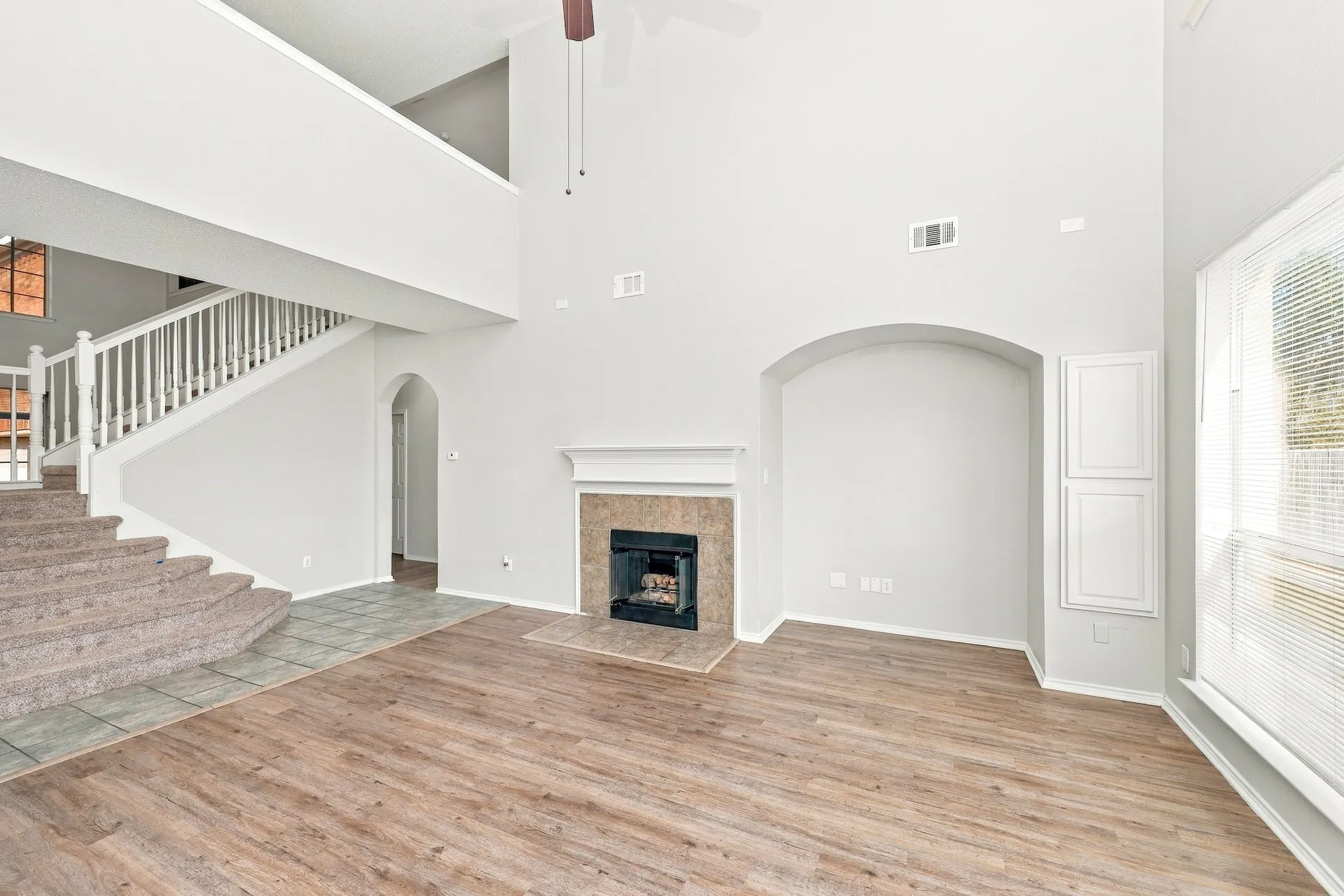 Single Family Residence For Rent in Dallas County , 736 Mulberry Lane, De Soto, Texas 75115, 5 Bedroom, 4 Bathroom, 2 Garage spaces, 3,498 Sqft, built in 2003, mls#21398191, Real Estate Agent in De Soto, Homes For Rent in Dallas county, Homes For Rent in De Soto, Realtor in De Soto Texas, Real Estate Brokerage Independent Realty Texas, Luminita Cordes Realtor