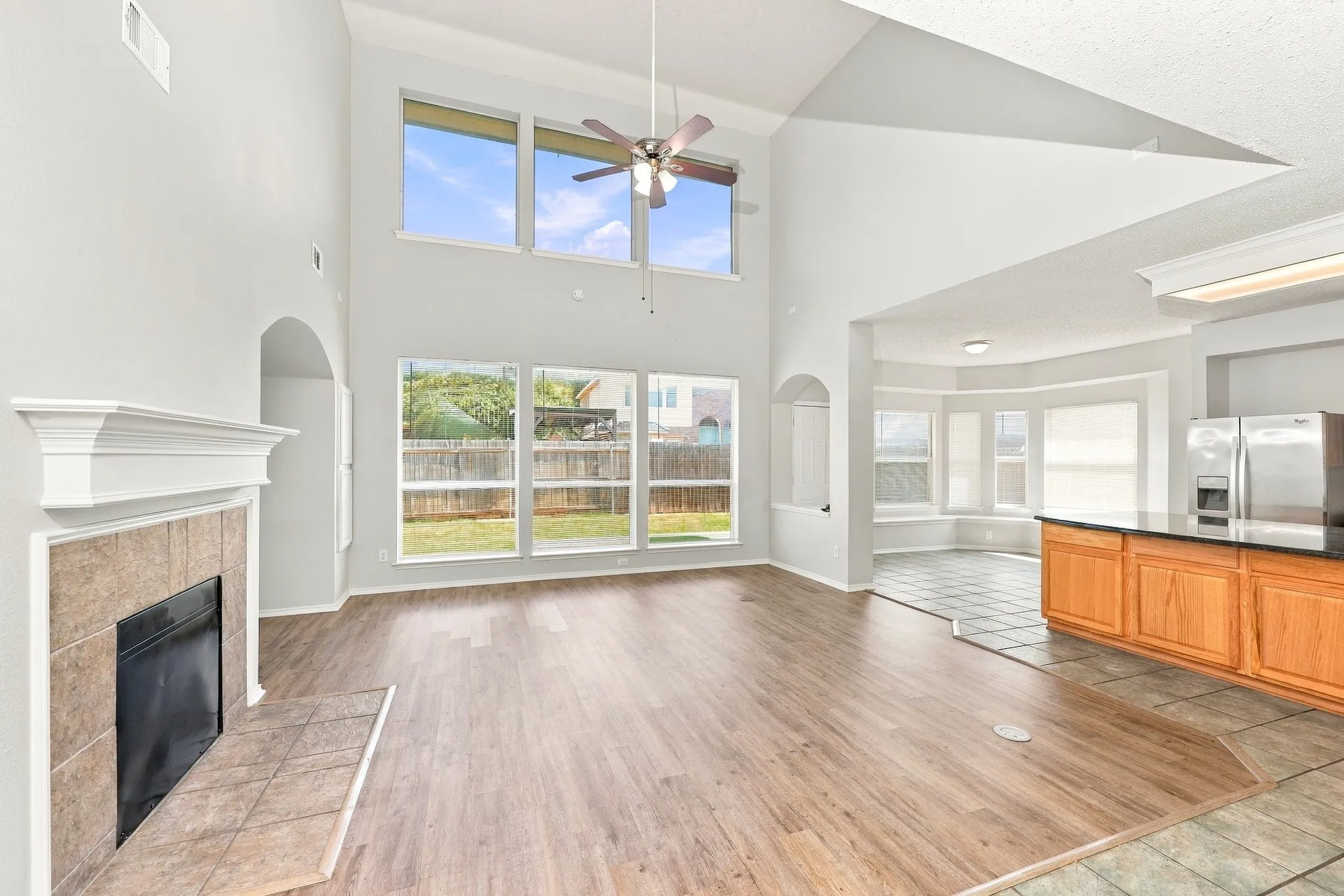 Single Family Residence For Rent in Dallas County , 736 Mulberry Lane, De Soto, Texas 75115, 5 Bedroom, 4 Bathroom, 2 Garage spaces, 3,498 Sqft, built in 2003, mls#21398191, Real Estate Agent in De Soto, Homes For Rent in Dallas county, Homes For Rent in De Soto, Realtor in De Soto Texas, Real Estate Brokerage Independent Realty Texas, Luminita Cordes Realtor