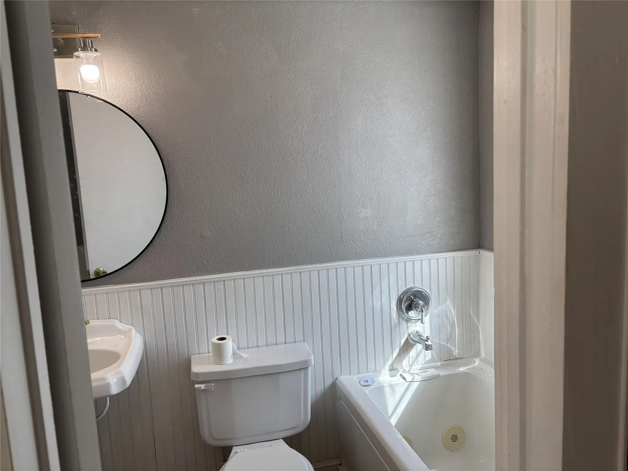 Single Family Residence For Rent in Hunt County , 1340 E State Highway 276, West Tawakoni, Texas 75474, 2 Bedroom, 2 Bathroom, Garage spaces, 1,360 Sqft, built in 1990, mls#21398199, Real Estate Agent in West Tawakoni, Homes For Rent in Hunt county, Homes For Rent in West Tawakoni, Realtor in West Tawakoni Texas, Real Estate Brokerage Independent Realty Texas, Luminita Cordes Realtor