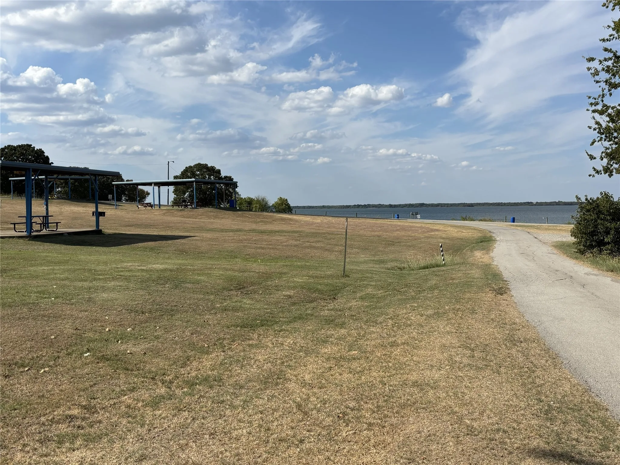 Single Family Residence For Rent in Hunt County , 1340 E State Highway 276, West Tawakoni, Texas 75474, 2 Bedroom, 2 Bathroom, Garage spaces, 1,360 Sqft, built in 1990, mls#21398199, Real Estate Agent in West Tawakoni, Homes For Rent in Hunt county, Homes For Rent in West Tawakoni, Realtor in West Tawakoni Texas, Real Estate Brokerage Independent Realty Texas, Luminita Cordes Realtor