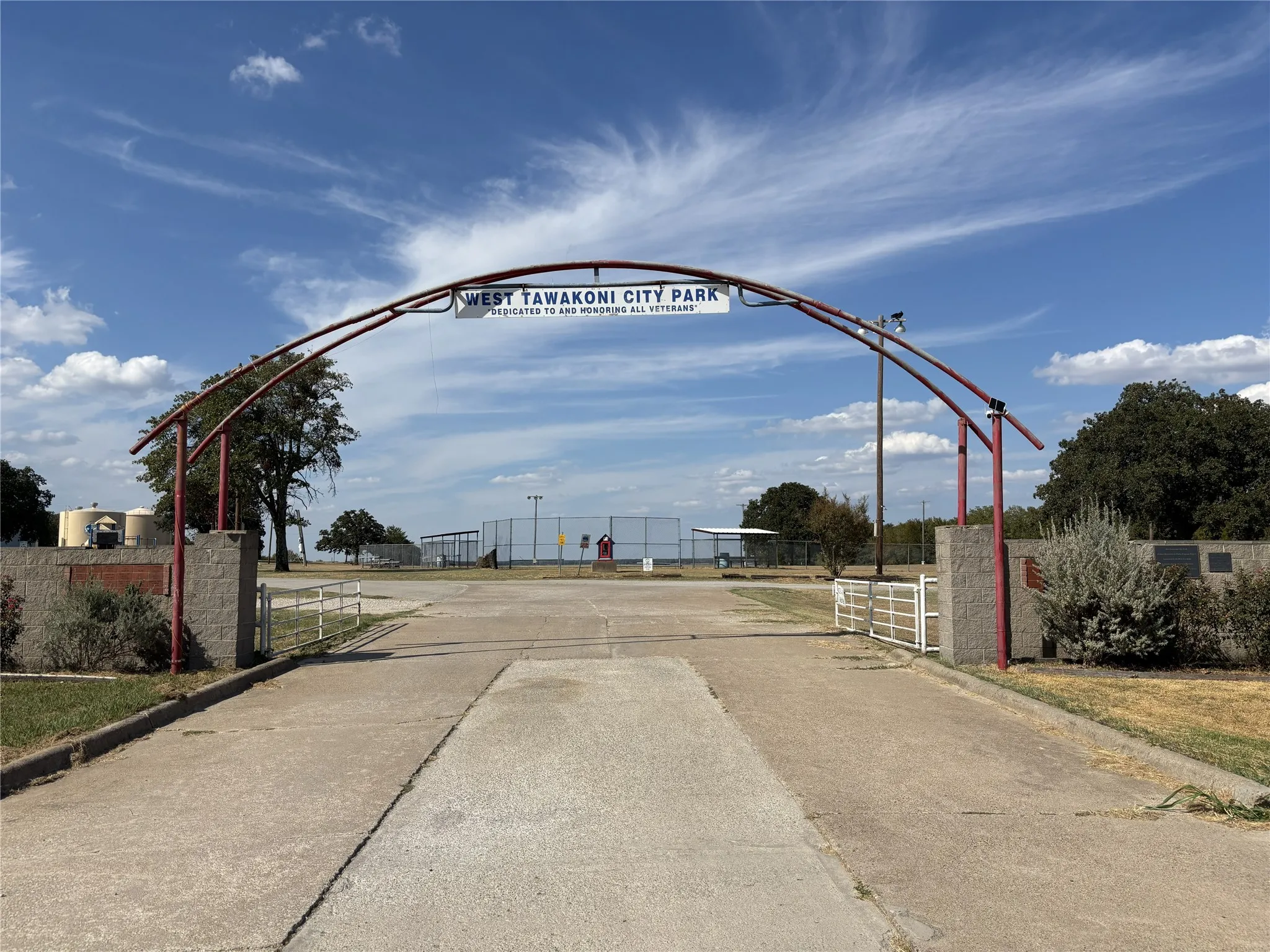 Single Family Residence For Rent in Hunt County , 1340 E State Highway 276, West Tawakoni, Texas 75474, 2 Bedroom, 2 Bathroom, Garage spaces, 1,360 Sqft, built in 1990, mls#21398199, Real Estate Agent in West Tawakoni, Homes For Rent in Hunt county, Homes For Rent in West Tawakoni, Realtor in West Tawakoni Texas, Real Estate Brokerage Independent Realty Texas, Luminita Cordes Realtor