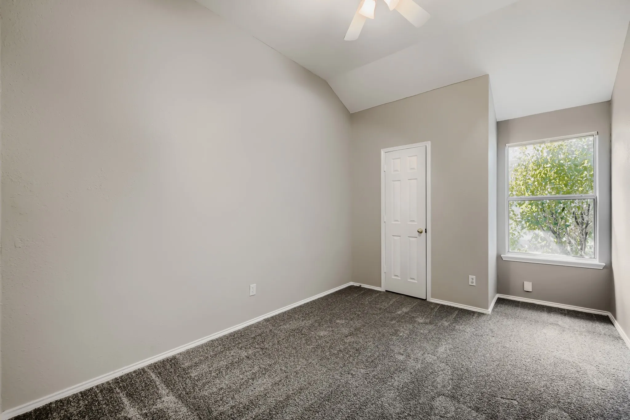Single Family Residence For Sale in Tarrant County , 6221 Brooklynn Drive, Fort Worth, Texas 76179, 3 Bedroom, 2 Bathroom, 2 Garage spaces, 1,601 Sqft, built in 2005, mls#21396792, Real Estate Agent in Fort Worth, Homes For Sale in Tarrant county, Homes For Sale in Fort Worth, Realtor in Fort Worth Texas, Real Estate Brokerage Independent Realty Texas, Luminita Cordes Realtor