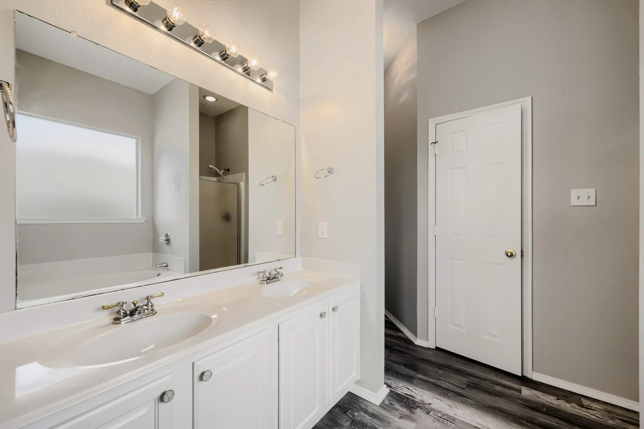 Single Family Residence For Sale in Tarrant County , 6221 Brooklynn Drive, Fort Worth, Texas 76179, 3 Bedroom, 2 Bathroom, 2 Garage spaces, 1,601 Sqft, built in 2005, mls#21396792, Real Estate Agent in Fort Worth, Homes For Sale in Tarrant county, Homes For Sale in Fort Worth, Realtor in Fort Worth Texas, Real Estate Brokerage Independent Realty Texas, Luminita Cordes Realtor