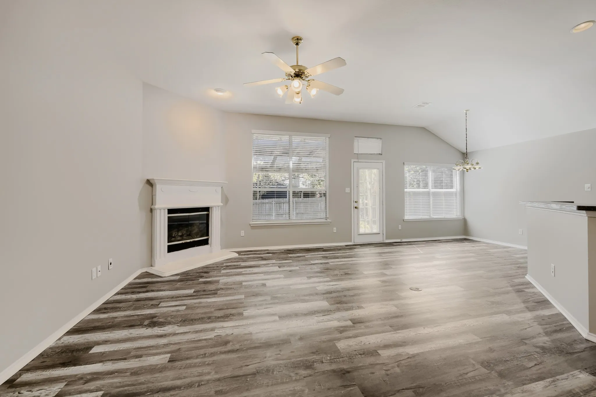 Single Family Residence For Sale in Tarrant County , 6221 Brooklynn Drive, Fort Worth, Texas 76179, 3 Bedroom, 2 Bathroom, 2 Garage spaces, 1,601 Sqft, built in 2005, mls#21396792, Real Estate Agent in Fort Worth, Homes For Sale in Tarrant county, Homes For Sale in Fort Worth, Realtor in Fort Worth Texas, Real Estate Brokerage Independent Realty Texas, Luminita Cordes Realtor