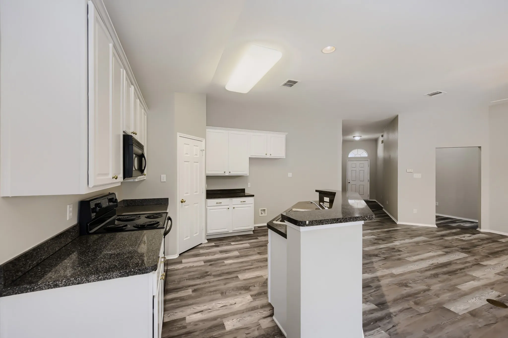 Single Family Residence For Sale in Tarrant County , 6221 Brooklynn Drive, Fort Worth, Texas 76179, 3 Bedroom, 2 Bathroom, 2 Garage spaces, 1,601 Sqft, built in 2005, mls#21396792, Real Estate Agent in Fort Worth, Homes For Sale in Tarrant county, Homes For Sale in Fort Worth, Realtor in Fort Worth Texas, Real Estate Brokerage Independent Realty Texas, Luminita Cordes Realtor