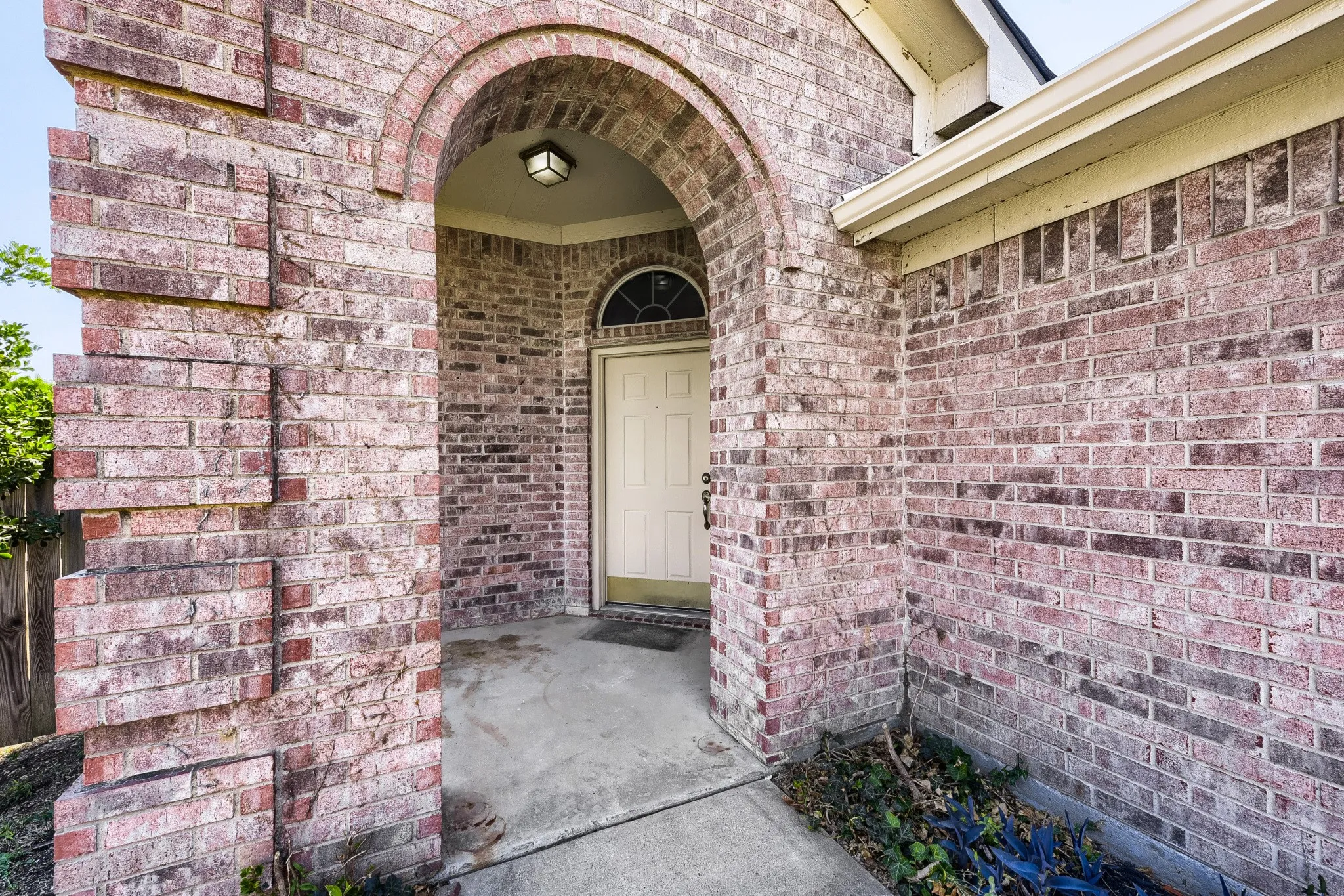 Single Family Residence For Sale in Tarrant County , 6221 Brooklynn Drive, Fort Worth, Texas 76179, 3 Bedroom, 2 Bathroom, 2 Garage spaces, 1,601 Sqft, built in 2005, mls#21396792, Real Estate Agent in Fort Worth, Homes For Sale in Tarrant county, Homes For Sale in Fort Worth, Realtor in Fort Worth Texas, Real Estate Brokerage Independent Realty Texas, Luminita Cordes Realtor