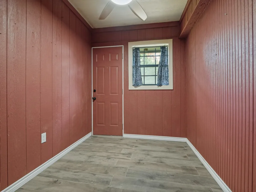 Single Family Residence For Sale in Tarrant County , 6406 Woods Edge Drive, Arlington, Texas 76016, 3 Bedroom, 2 Bathroom, 2 Garage spaces, 1,356 Sqft, built in 1984, mls#21397654, Real Estate Agent in Arlington, Homes For Sale in Tarrant county, Homes For Sale in Arlington, Realtor in Arlington Texas, Real Estate Brokerage Independent Realty Texas, Luminita Cordes Realtor