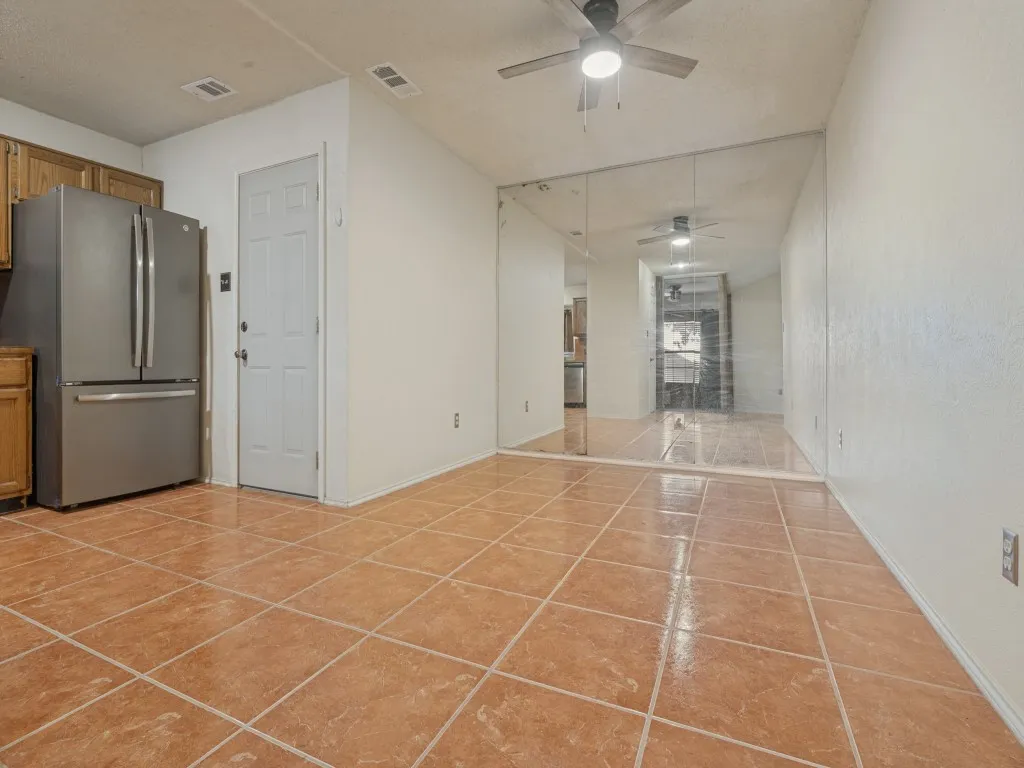 Single Family Residence For Sale in Tarrant County , 6406 Woods Edge Drive, Arlington, Texas 76016, 3 Bedroom, 2 Bathroom, 2 Garage spaces, 1,356 Sqft, built in 1984, mls#21397654, Real Estate Agent in Arlington, Homes For Sale in Tarrant county, Homes For Sale in Arlington, Realtor in Arlington Texas, Real Estate Brokerage Independent Realty Texas, Luminita Cordes Realtor