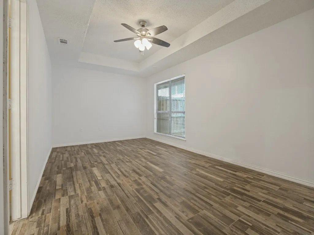 Single Family Residence For Sale in Tarrant County , 6406 Woods Edge Drive, Arlington, Texas 76016, 3 Bedroom, 2 Bathroom, 2 Garage spaces, 1,356 Sqft, built in 1984, mls#21397654, Real Estate Agent in Arlington, Homes For Sale in Tarrant county, Homes For Sale in Arlington, Realtor in Arlington Texas, Real Estate Brokerage Independent Realty Texas, Luminita Cordes Realtor