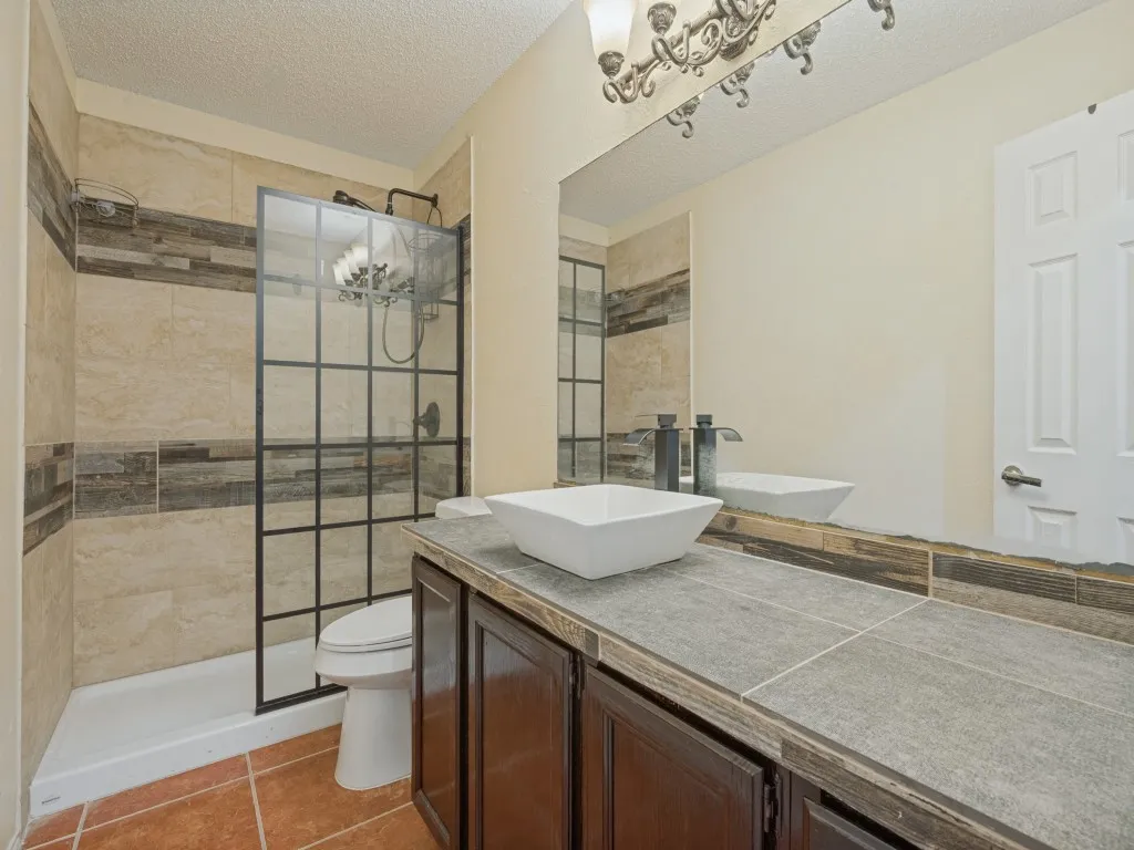 Single Family Residence For Sale in Tarrant County , 6406 Woods Edge Drive, Arlington, Texas 76016, 3 Bedroom, 2 Bathroom, 2 Garage spaces, 1,356 Sqft, built in 1984, mls#21397654, Real Estate Agent in Arlington, Homes For Sale in Tarrant county, Homes For Sale in Arlington, Realtor in Arlington Texas, Real Estate Brokerage Independent Realty Texas, Luminita Cordes Realtor