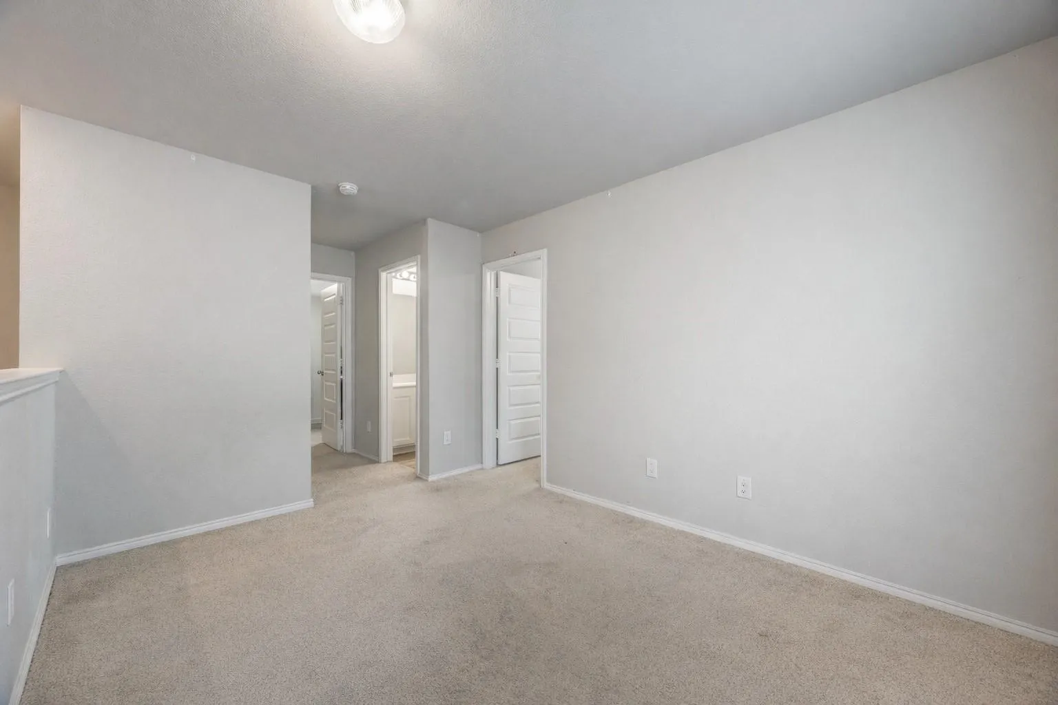 Open space between bedrooms upstairs