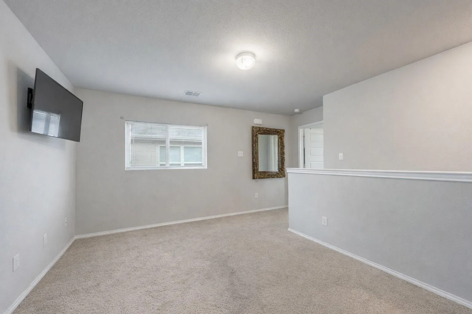 Flexible space for gameroom/ office/ work,out