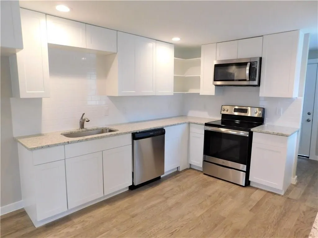 Single Family Residence For Rent in Collin County , 401 S Arizona Drive, Celina, Texas 75009, 3 Bedroom, 2 Bathroom, Garage spaces, 1,384 Sqft, built in 1940, mls#21398207, Real Estate Agent in Celina, Homes For Rent in Collin county, Homes For Rent in Celina, Realtor in Celina Texas, Real Estate Brokerage Independent Realty Texas, Luminita Cordes Realtor