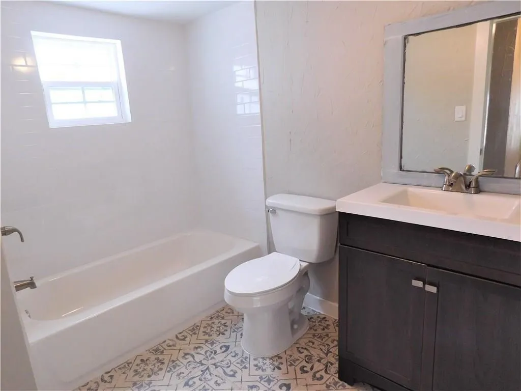 Single Family Residence For Rent in Collin County , 401 S Arizona Drive, Celina, Texas 75009, 3 Bedroom, 2 Bathroom, Garage spaces, 1,384 Sqft, built in 1940, mls#21398207, Real Estate Agent in Celina, Homes For Rent in Collin county, Homes For Rent in Celina, Realtor in Celina Texas, Real Estate Brokerage Independent Realty Texas, Luminita Cordes Realtor