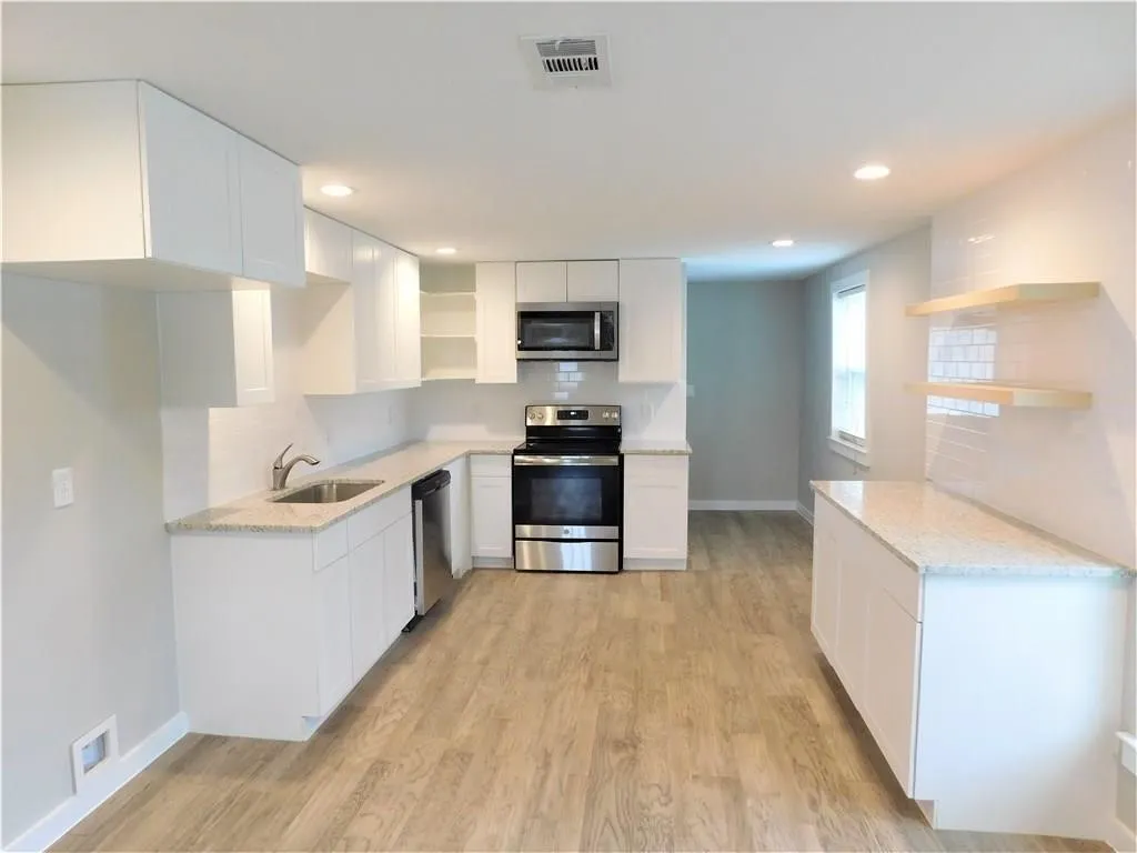 Single Family Residence For Rent in Collin County , 401 S Arizona Drive, Celina, Texas 75009, 3 Bedroom, 2 Bathroom, Garage spaces, 1,384 Sqft, built in 1940, mls#21398207, Real Estate Agent in Celina, Homes For Rent in Collin county, Homes For Rent in Celina, Realtor in Celina Texas, Real Estate Brokerage Independent Realty Texas, Luminita Cordes Realtor