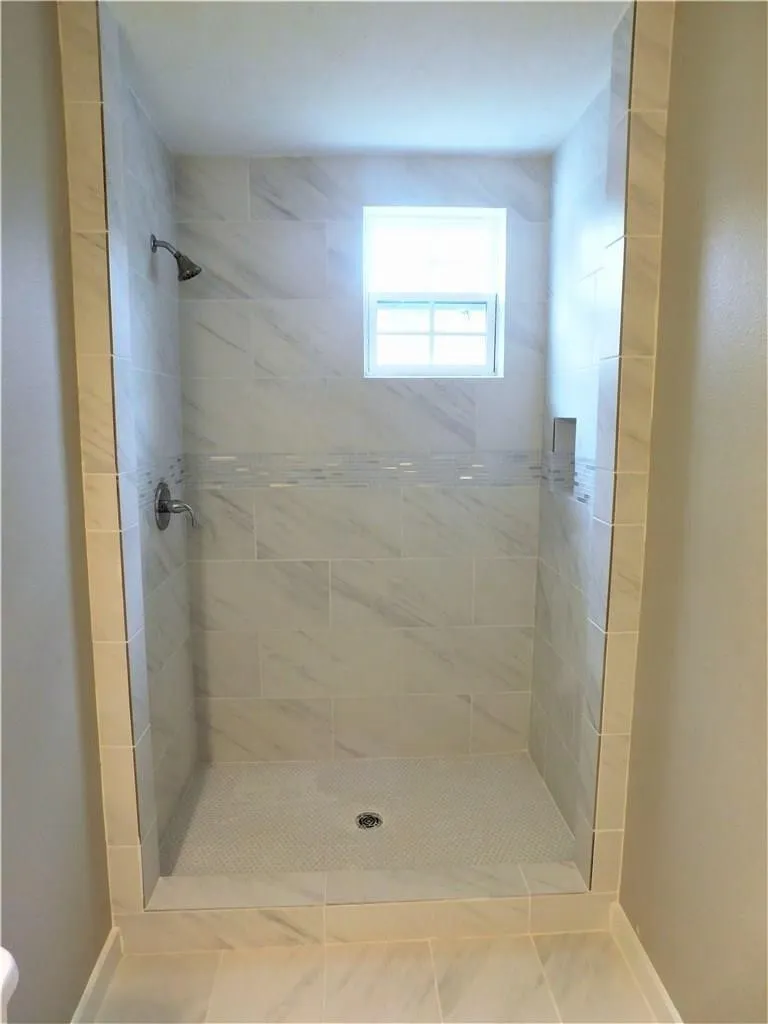 Single Family Residence For Rent in Collin County , 401 S Arizona Drive, Celina, Texas 75009, 3 Bedroom, 2 Bathroom, Garage spaces, 1,384 Sqft, built in 1940, mls#21398207, Real Estate Agent in Celina, Homes For Rent in Collin county, Homes For Rent in Celina, Realtor in Celina Texas, Real Estate Brokerage Independent Realty Texas, Luminita Cordes Realtor