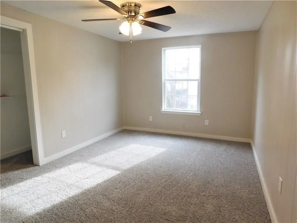 Single Family Residence For Rent in Collin County , 401 S Arizona Drive, Celina, Texas 75009, 3 Bedroom, 2 Bathroom, Garage spaces, 1,384 Sqft, built in 1940, mls#21398207, Real Estate Agent in Celina, Homes For Rent in Collin county, Homes For Rent in Celina, Realtor in Celina Texas, Real Estate Brokerage Independent Realty Texas, Luminita Cordes Realtor