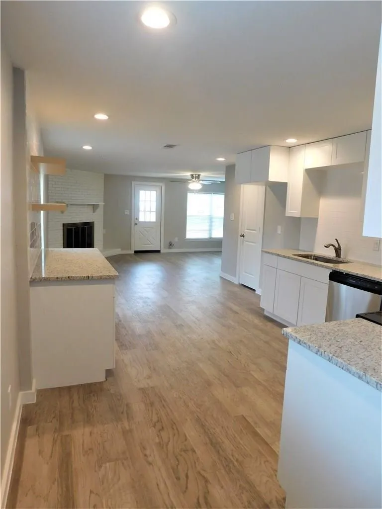 Single Family Residence For Rent in Collin County , 401 S Arizona Drive, Celina, Texas 75009, 3 Bedroom, 2 Bathroom, Garage spaces, 1,384 Sqft, built in 1940, mls#21398207, Real Estate Agent in Celina, Homes For Rent in Collin county, Homes For Rent in Celina, Realtor in Celina Texas, Real Estate Brokerage Independent Realty Texas, Luminita Cordes Realtor