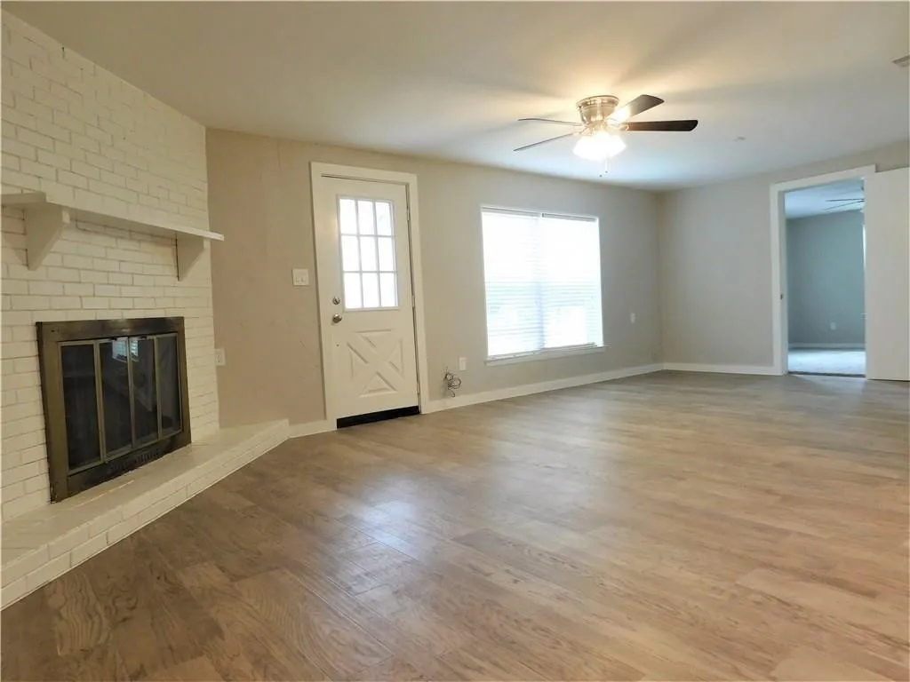 Single Family Residence For Rent in Collin County , 401 S Arizona Drive, Celina, Texas 75009, 3 Bedroom, 2 Bathroom, Garage spaces, 1,384 Sqft, built in 1940, mls#21398207, Real Estate Agent in Celina, Homes For Rent in Collin county, Homes For Rent in Celina, Realtor in Celina Texas, Real Estate Brokerage Independent Realty Texas, Luminita Cordes Realtor