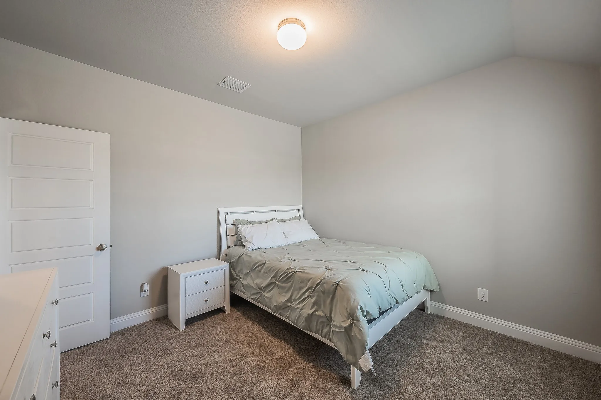 Townhouse For Sale in Tarrant County , 5984 Bursey Road, Watauga, Texas 76148, 3 Bedroom, 3 Bathroom, 2 Garage spaces, 1,801 Sqft, built in 2023, mls#21397506, Real Estate Agent in Watauga, Homes For Sale in Tarrant county, Homes For Sale in Watauga, Realtor in Watauga Texas, Real Estate Brokerage Independent Realty Texas, Luminita Cordes Realtor
