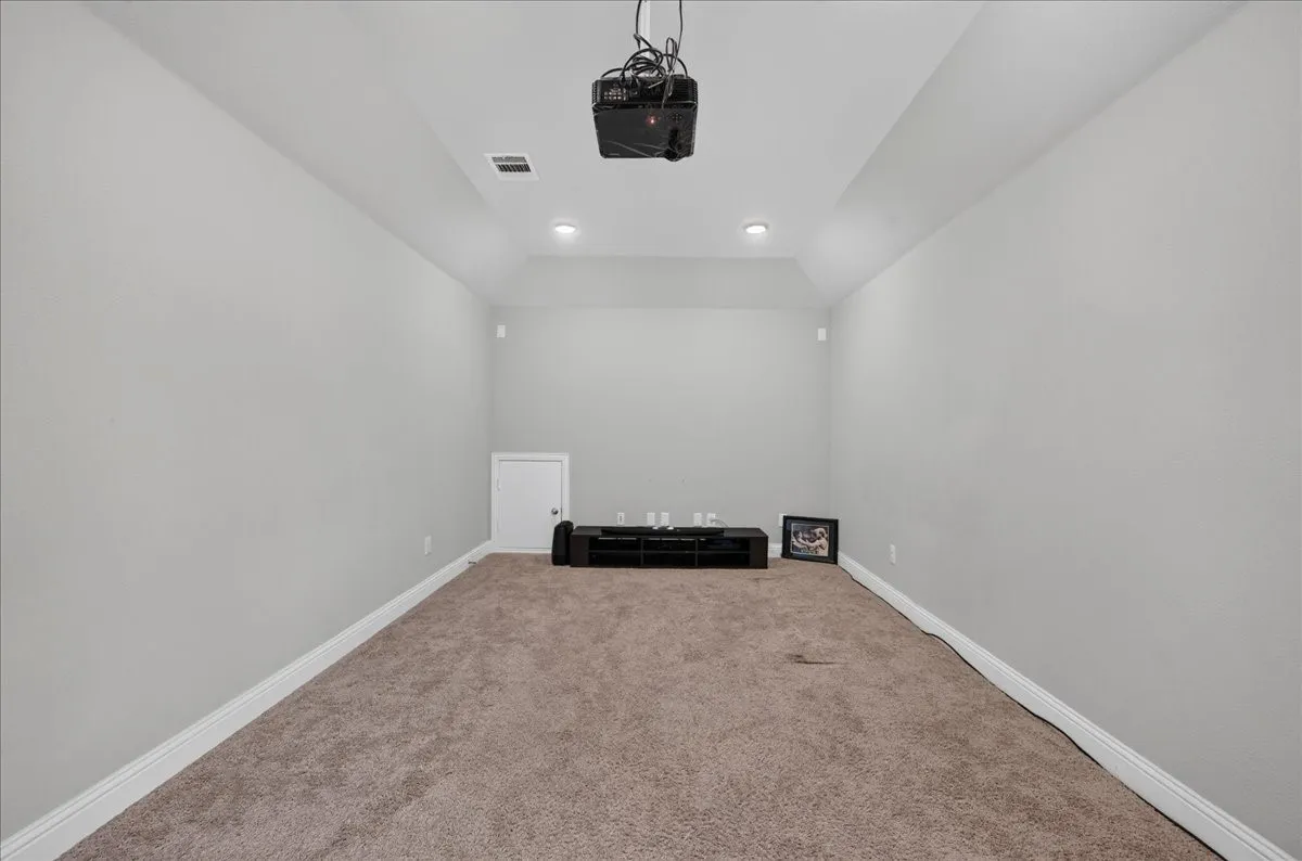Single Family Residence For Sale in Collin County , 8712 Mccutchins Drive, Mc Kinney, Texas 75070, 5 Bedroom, 4 Bathroom, 2 Garage spaces, 3,292 Sqft, built in 2017, mls#21376586, Real Estate Agent in Mc Kinney, Homes For Sale in Collin county, Homes For Sale in Mc Kinney, Realtor in Mc Kinney Texas, Real Estate Brokerage Independent Realty Texas, Luminita Cordes Realtor