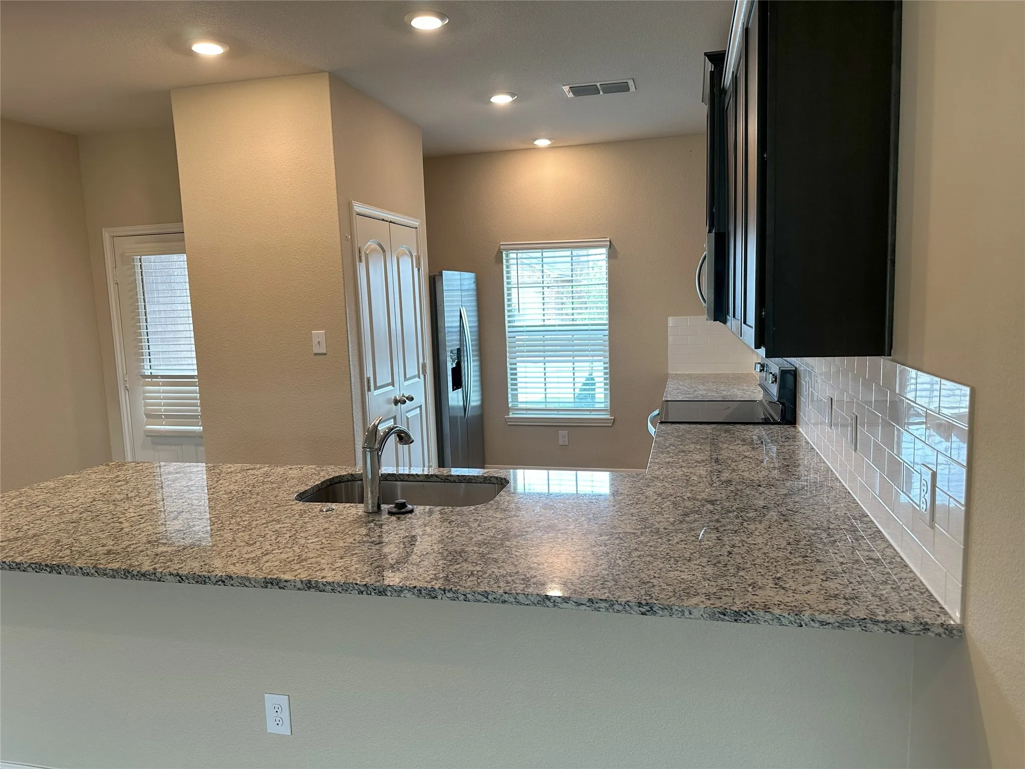 Single Family Residence For Rent in Collin County , 236 Elam Drive, Anna, Texas 75409, 5 Bedroom, 3 Bathroom, 2 Garage spaces, 2,703 Sqft, built in 2021, mls#21398212, Real Estate Agent in Anna, Homes For Rent in Collin county, Homes For Rent in Anna, Realtor in Anna Texas, Real Estate Brokerage Independent Realty Texas, Luminita Cordes Realtor