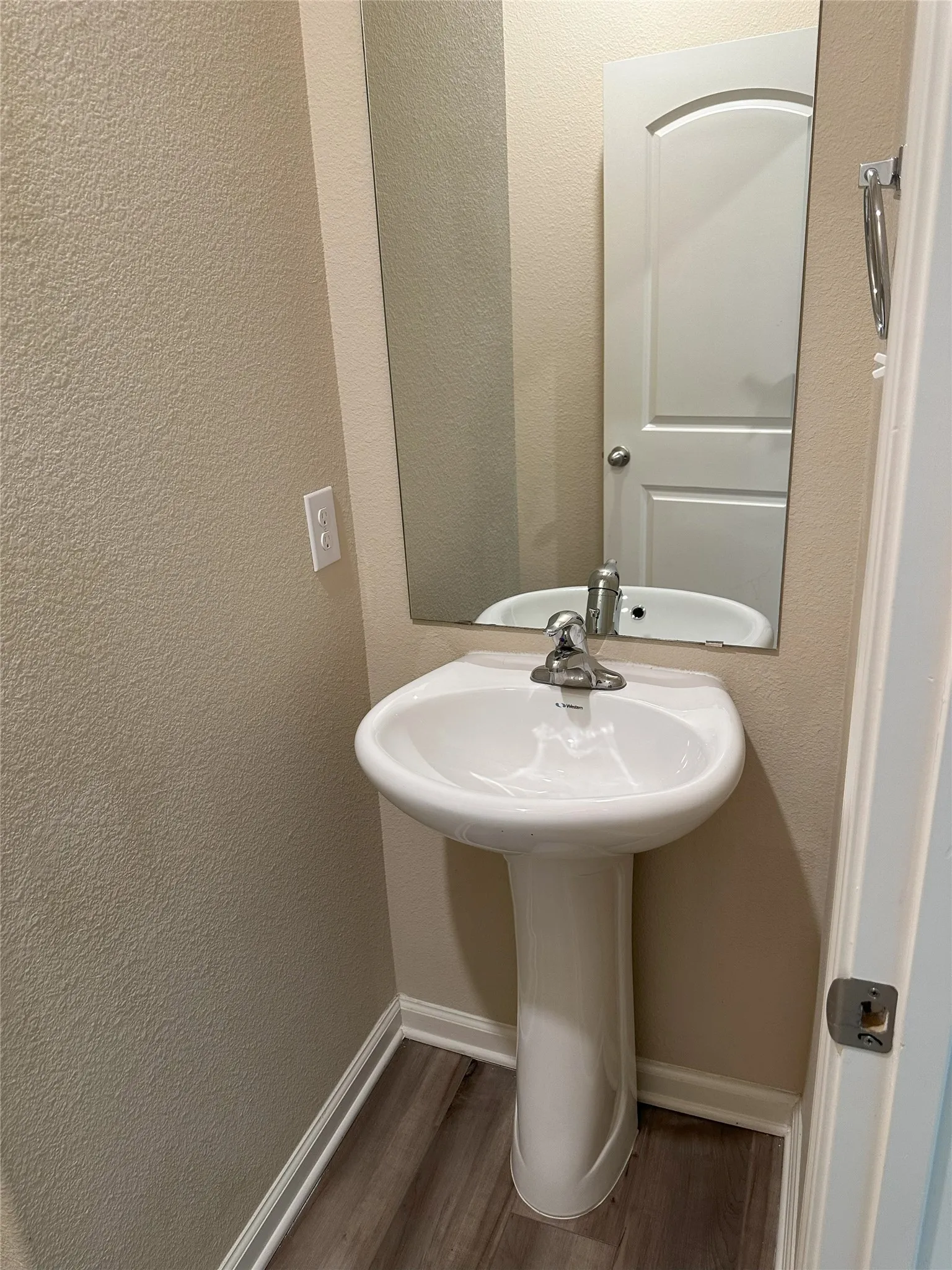 Single Family Residence For Rent in Collin County , 236 Elam Drive, Anna, Texas 75409, 5 Bedroom, 3 Bathroom, 2 Garage spaces, 2,703 Sqft, built in 2021, mls#21398212, Real Estate Agent in Anna, Homes For Rent in Collin county, Homes For Rent in Anna, Realtor in Anna Texas, Real Estate Brokerage Independent Realty Texas, Luminita Cordes Realtor