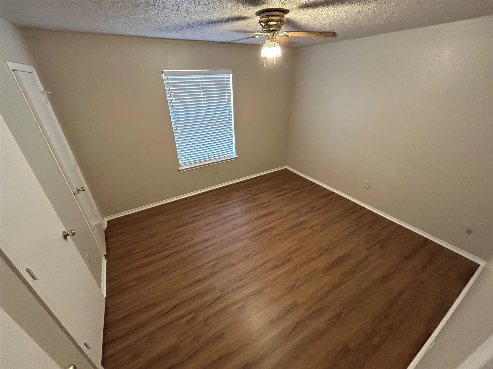 Duplex For Rent in Tarrant County , 5425 Stagetrail Drive, Arlington, Texas 76017, 2 Bedroom, 1 Bathroom, Garage spaces, 972 Sqft, built in 1984, mls#21398215, Real Estate Agent in Arlington, Homes For Rent in Tarrant county, Homes For Rent in Arlington, Realtor in Arlington Texas, Real Estate Brokerage Independent Realty Texas, Luminita Cordes Realtor