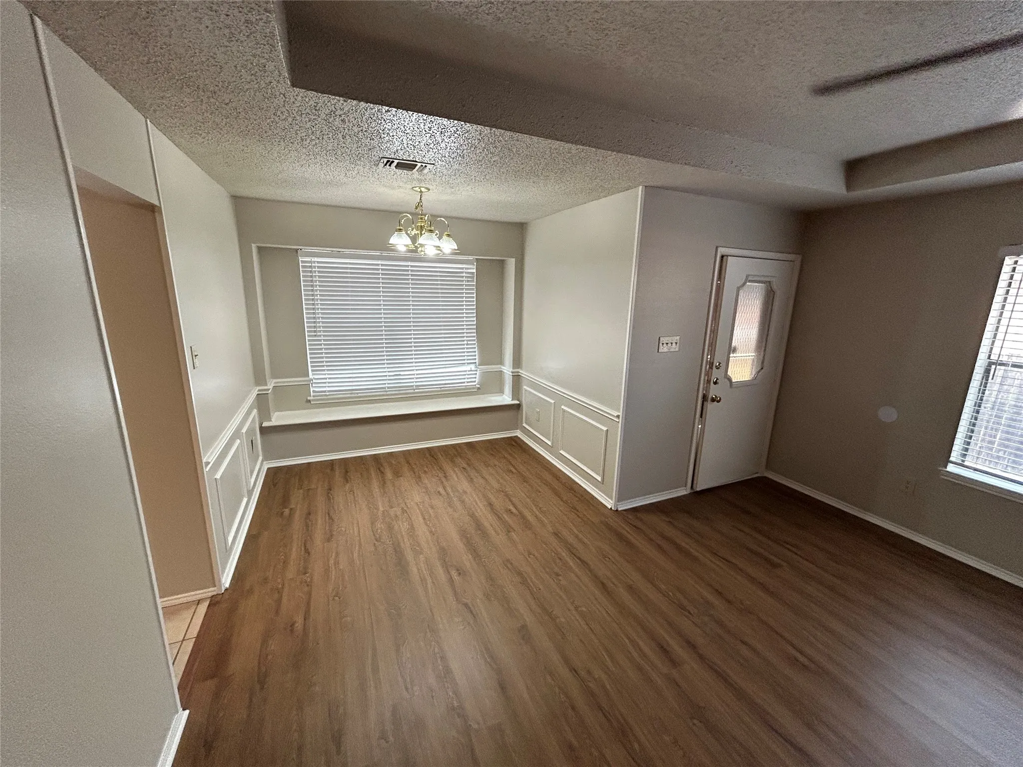 Duplex For Rent in Tarrant County , 5425 Stagetrail Drive, Arlington, Texas 76017, 2 Bedroom, 1 Bathroom, Garage spaces, 972 Sqft, built in 1984, mls#21398215, Real Estate Agent in Arlington, Homes For Rent in Tarrant county, Homes For Rent in Arlington, Realtor in Arlington Texas, Real Estate Brokerage Independent Realty Texas, Luminita Cordes Realtor