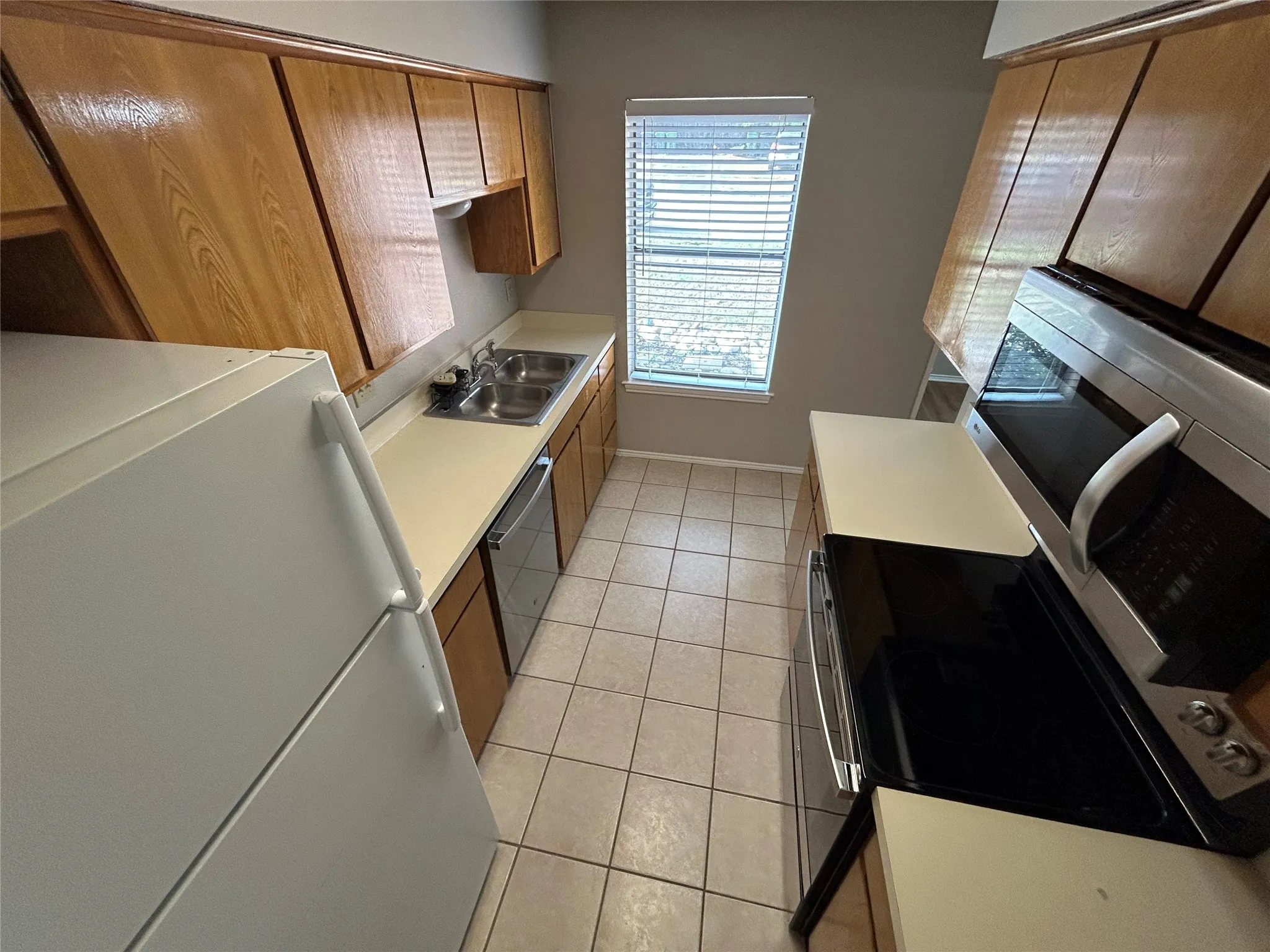 Duplex For Rent in Tarrant County , 5425 Stagetrail Drive, Arlington, Texas 76017, 2 Bedroom, 1 Bathroom, Garage spaces, 972 Sqft, built in 1984, mls#21398215, Real Estate Agent in Arlington, Homes For Rent in Tarrant county, Homes For Rent in Arlington, Realtor in Arlington Texas, Real Estate Brokerage Independent Realty Texas, Luminita Cordes Realtor