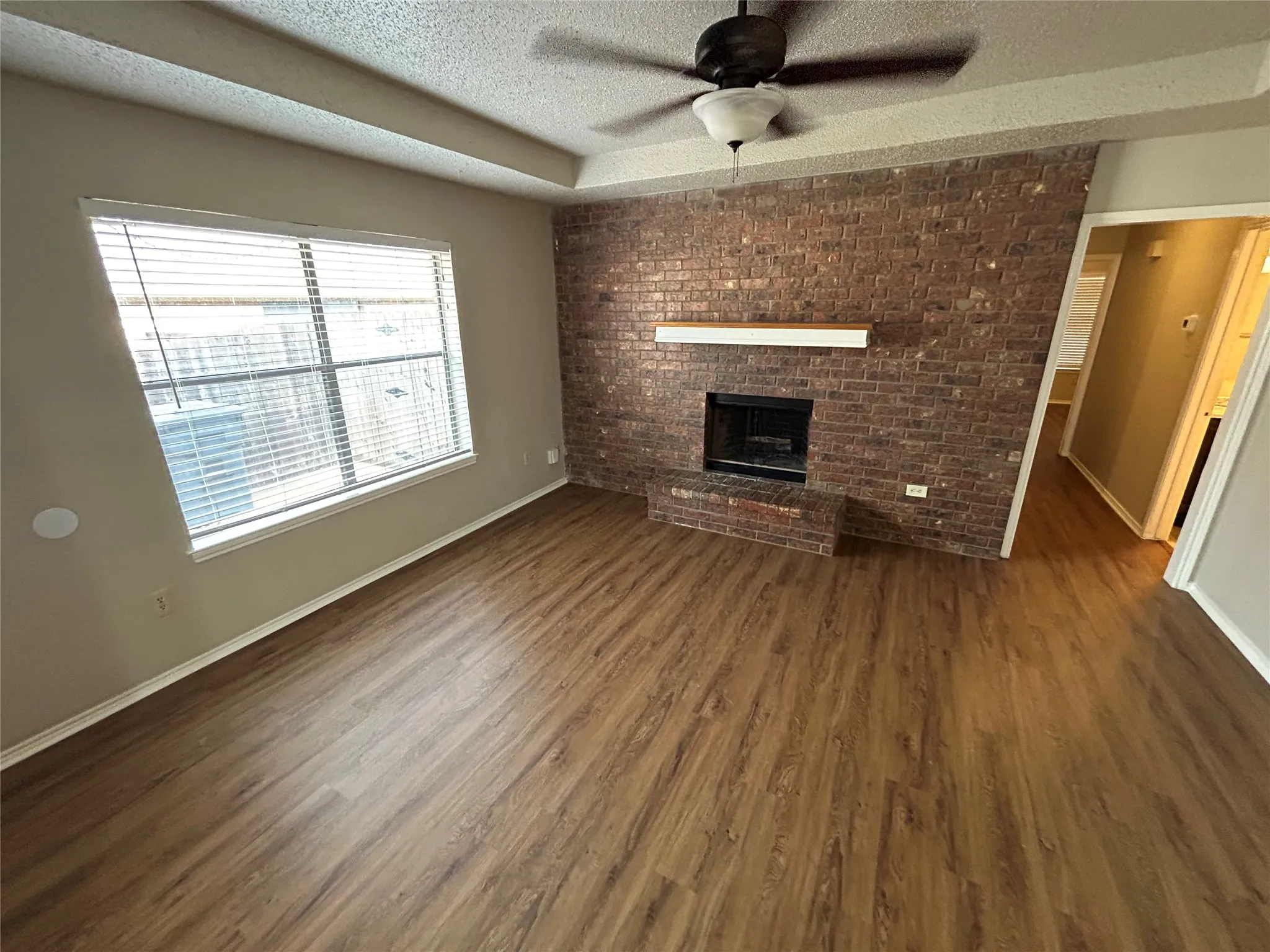 Duplex For Rent in Tarrant County , 5425 Stagetrail Drive, Arlington, Texas 76017, 2 Bedroom, 1 Bathroom, Garage spaces, 972 Sqft, built in 1984, mls#21398215, Real Estate Agent in Arlington, Homes For Rent in Tarrant county, Homes For Rent in Arlington, Realtor in Arlington Texas, Real Estate Brokerage Independent Realty Texas, Luminita Cordes Realtor